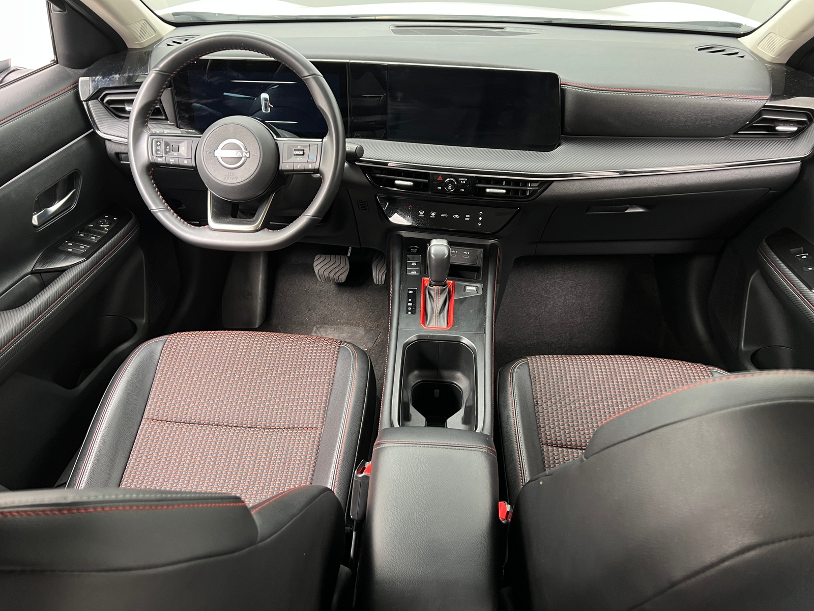 Thumbnail: 2025 Nissan Kicks - 2