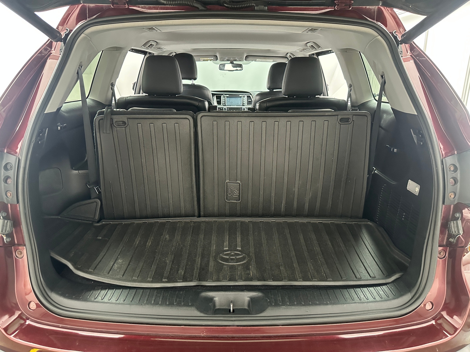 Thumbnail: 2016 Toyota Highlander - 6
