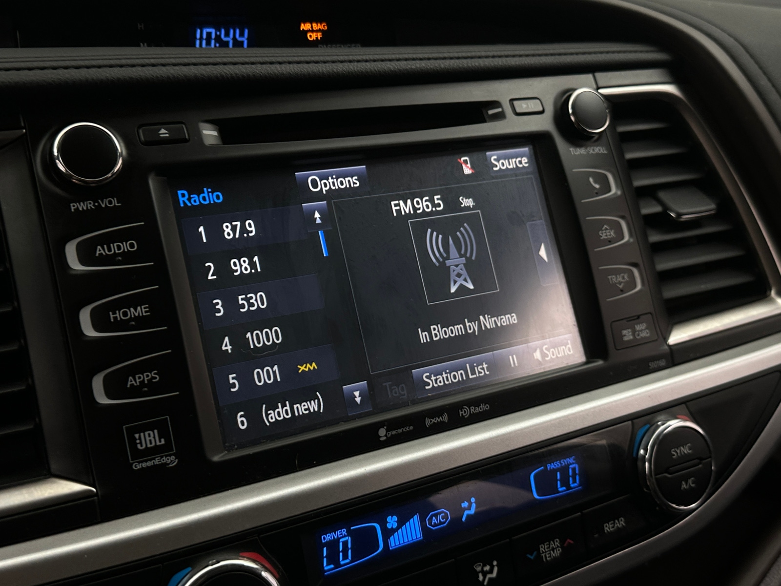 Thumbnail: 2016 Toyota Highlander - 3