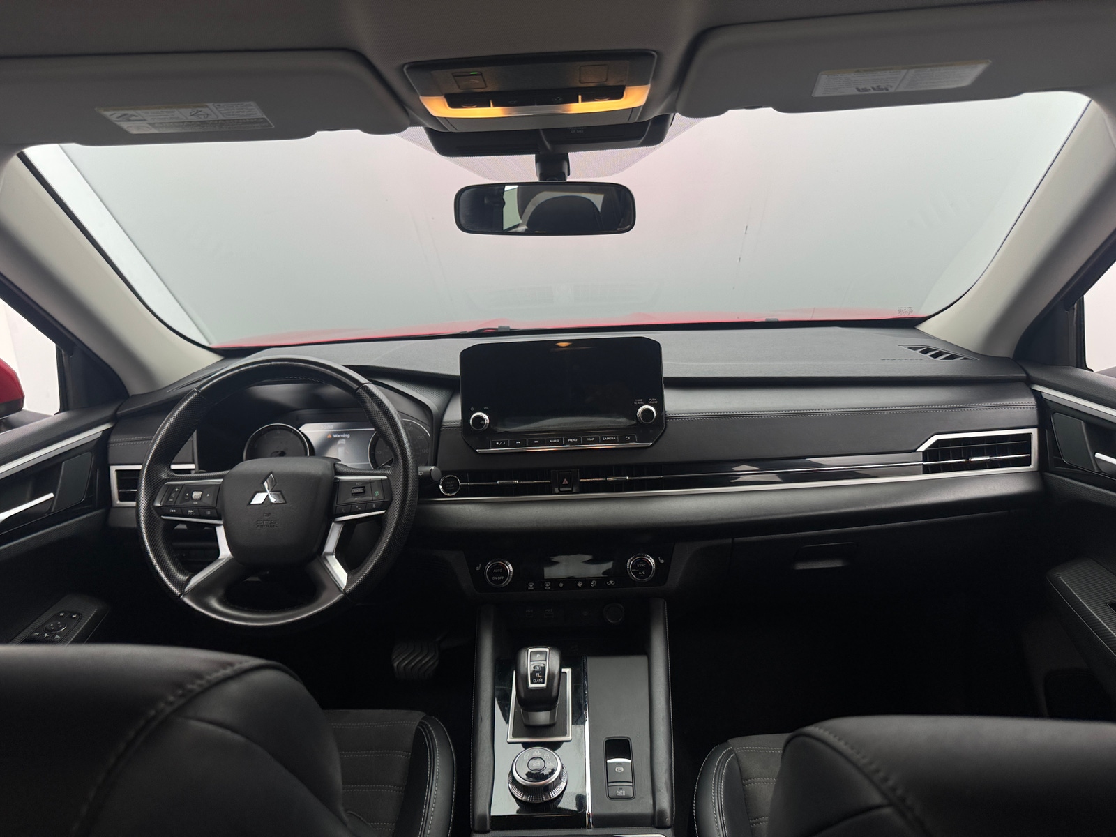 Thumbnail: 2024 Mitsubishi Outlander - 3