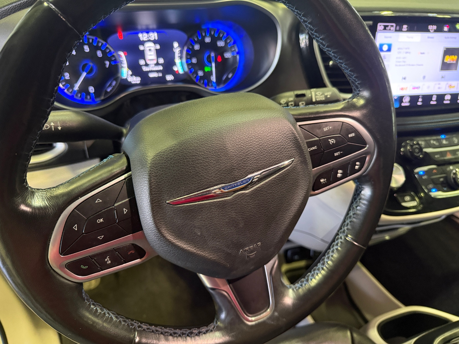 Thumbnail: 2021 Chrysler Pacifica - 4