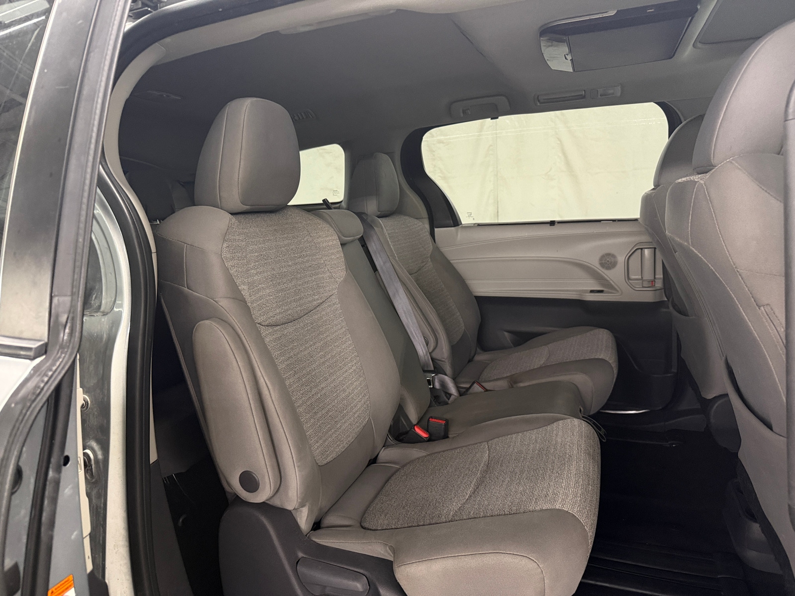 Thumbnail: 2021 Toyota Sienna - 6