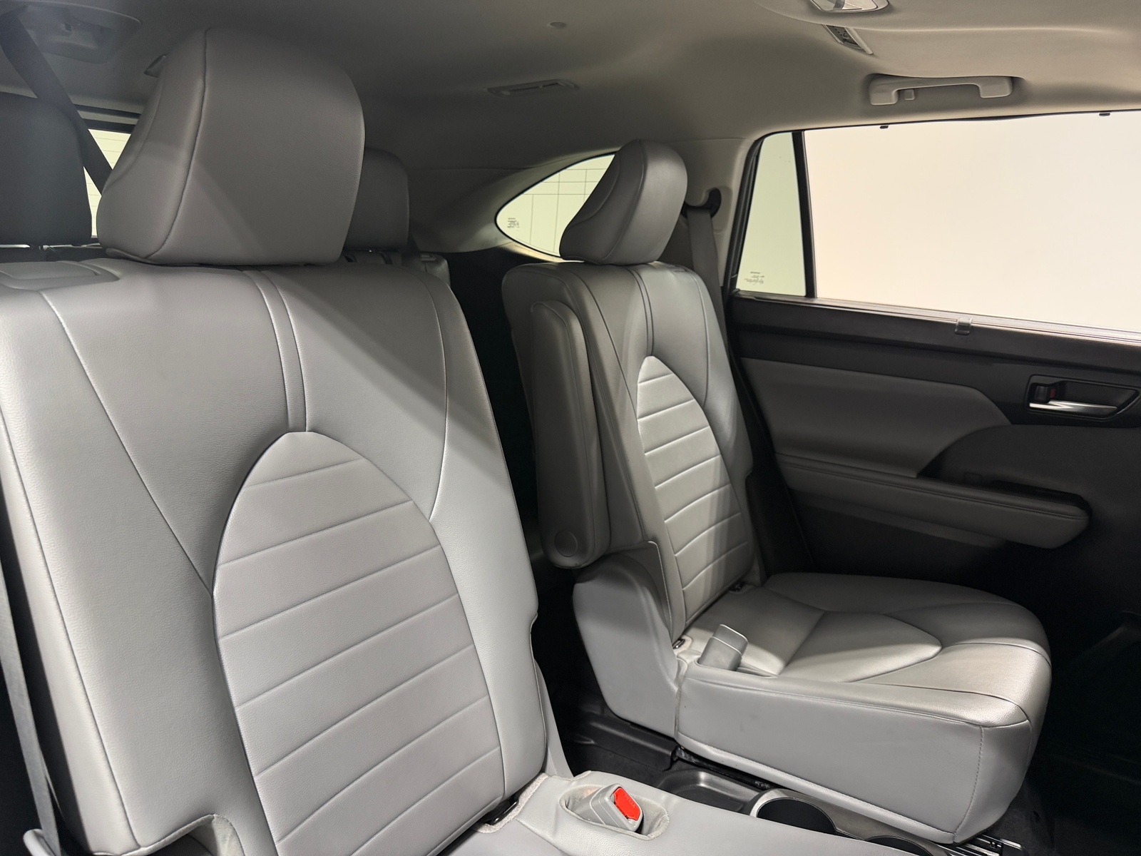Thumbnail: 2022 Toyota Highlander - 5