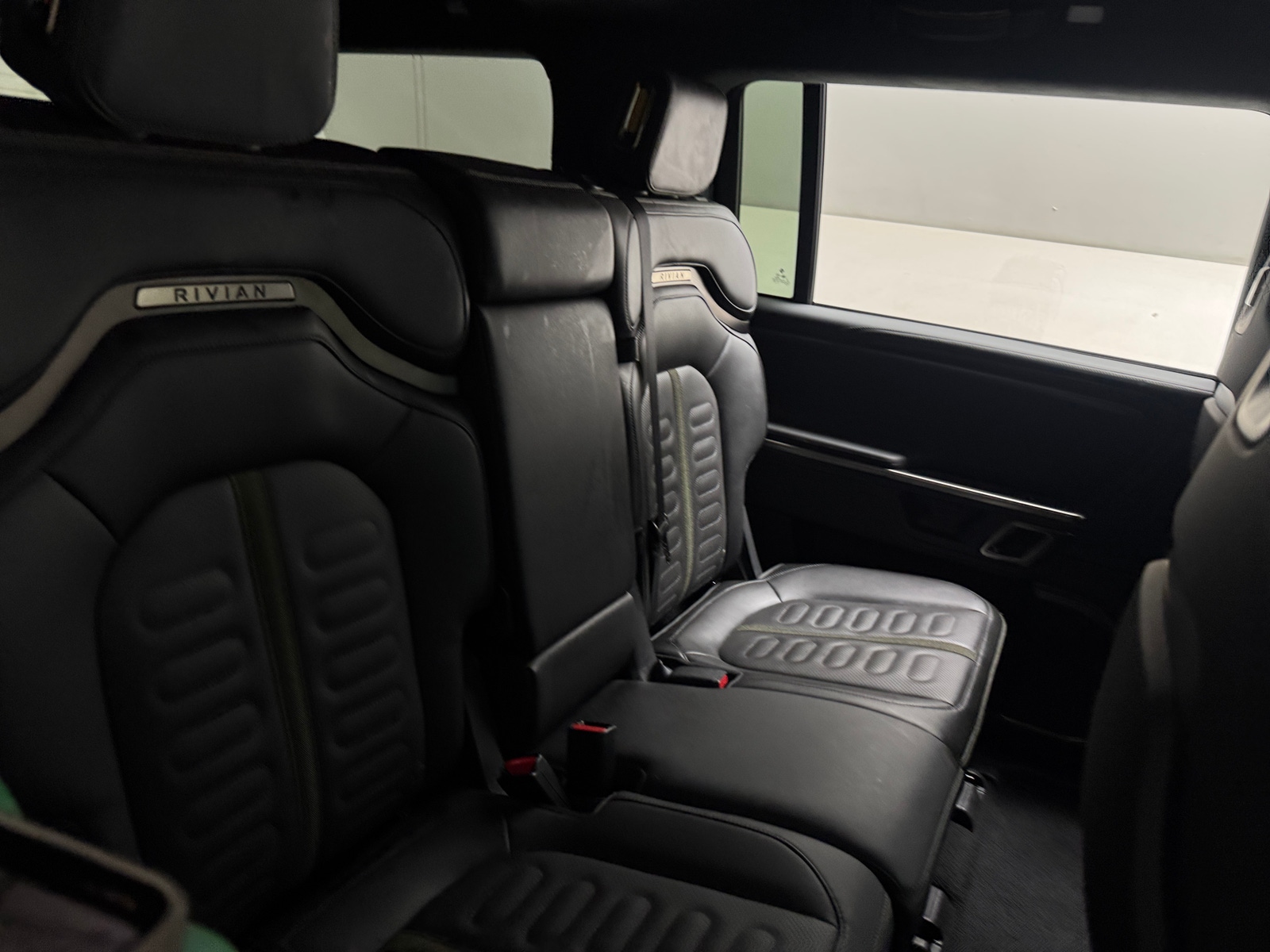 Thumbnail: 2024 Rivian R1S - 5