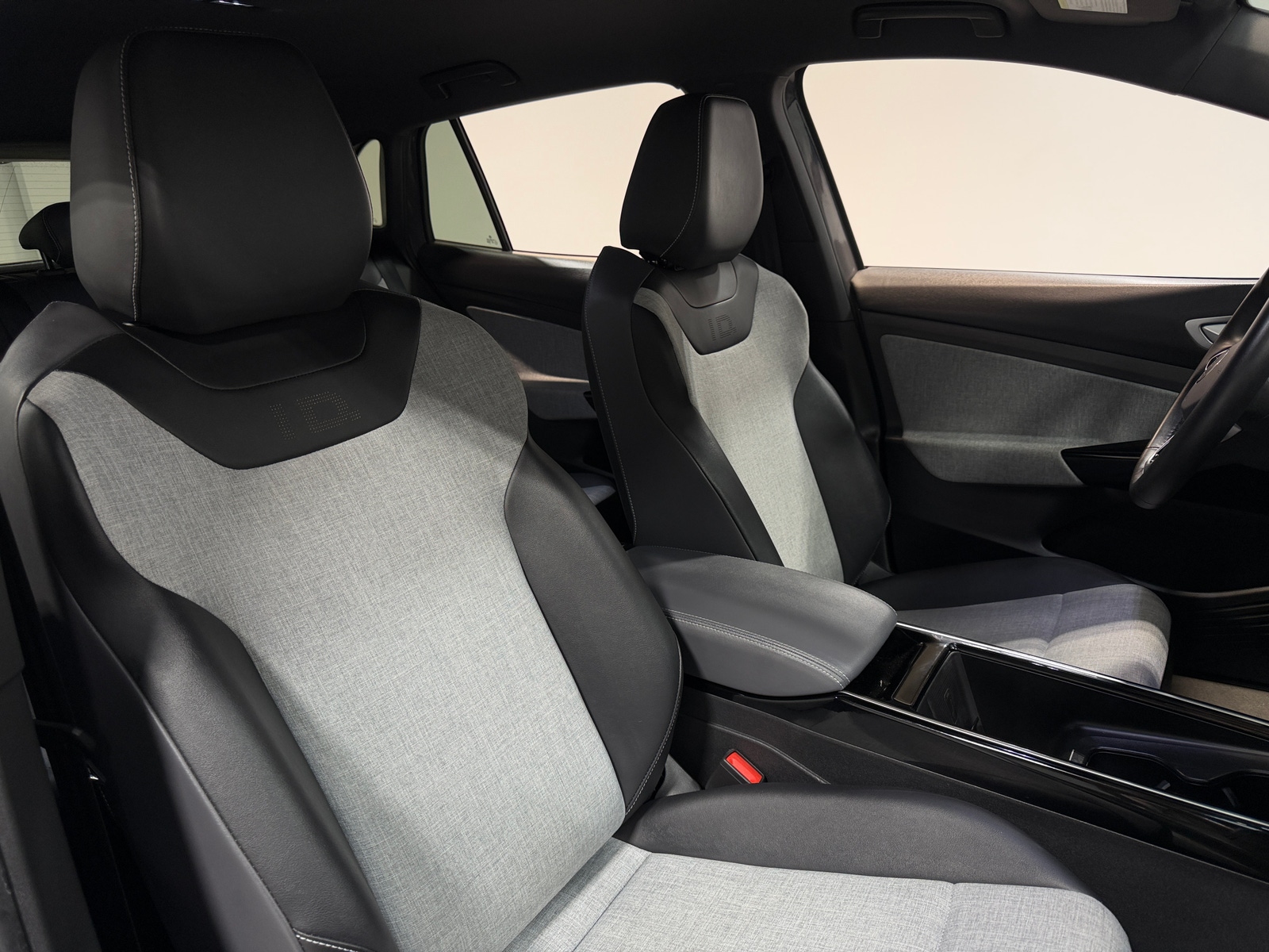 Thumbnail: 2023 Volkswagen ID.4 - 2