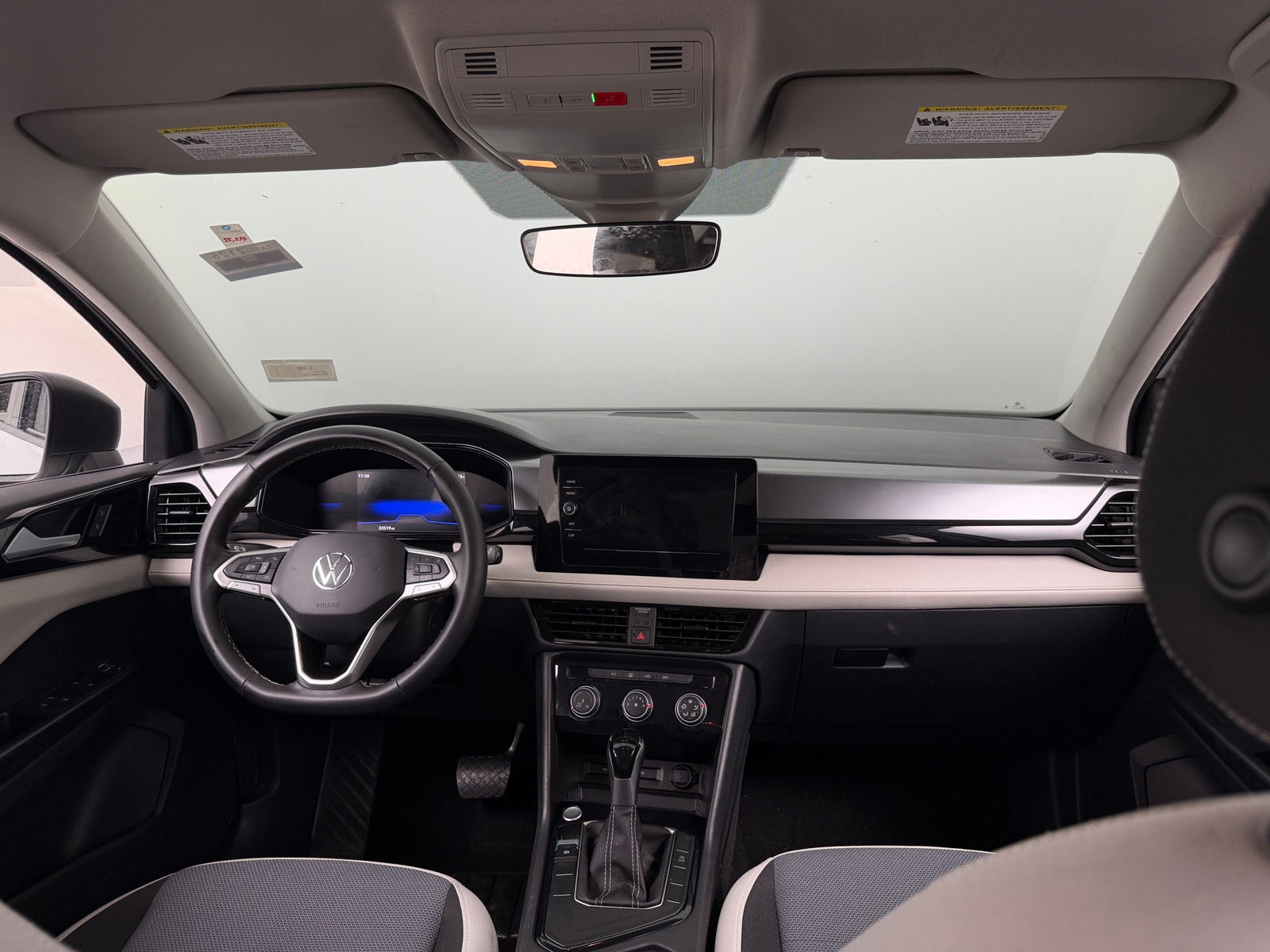 Thumbnail: 2025 Volkswagen Taos - 3