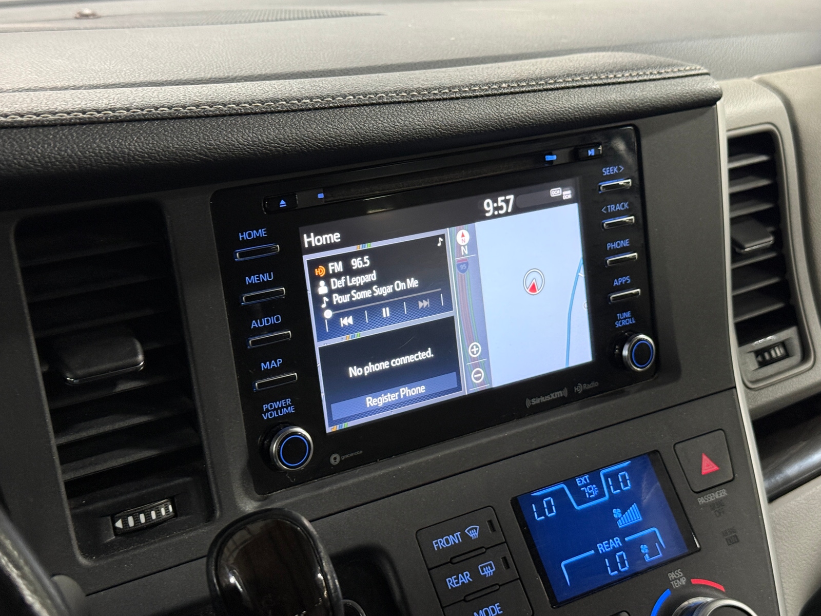 Thumbnail: 2020 Toyota Sienna - 3