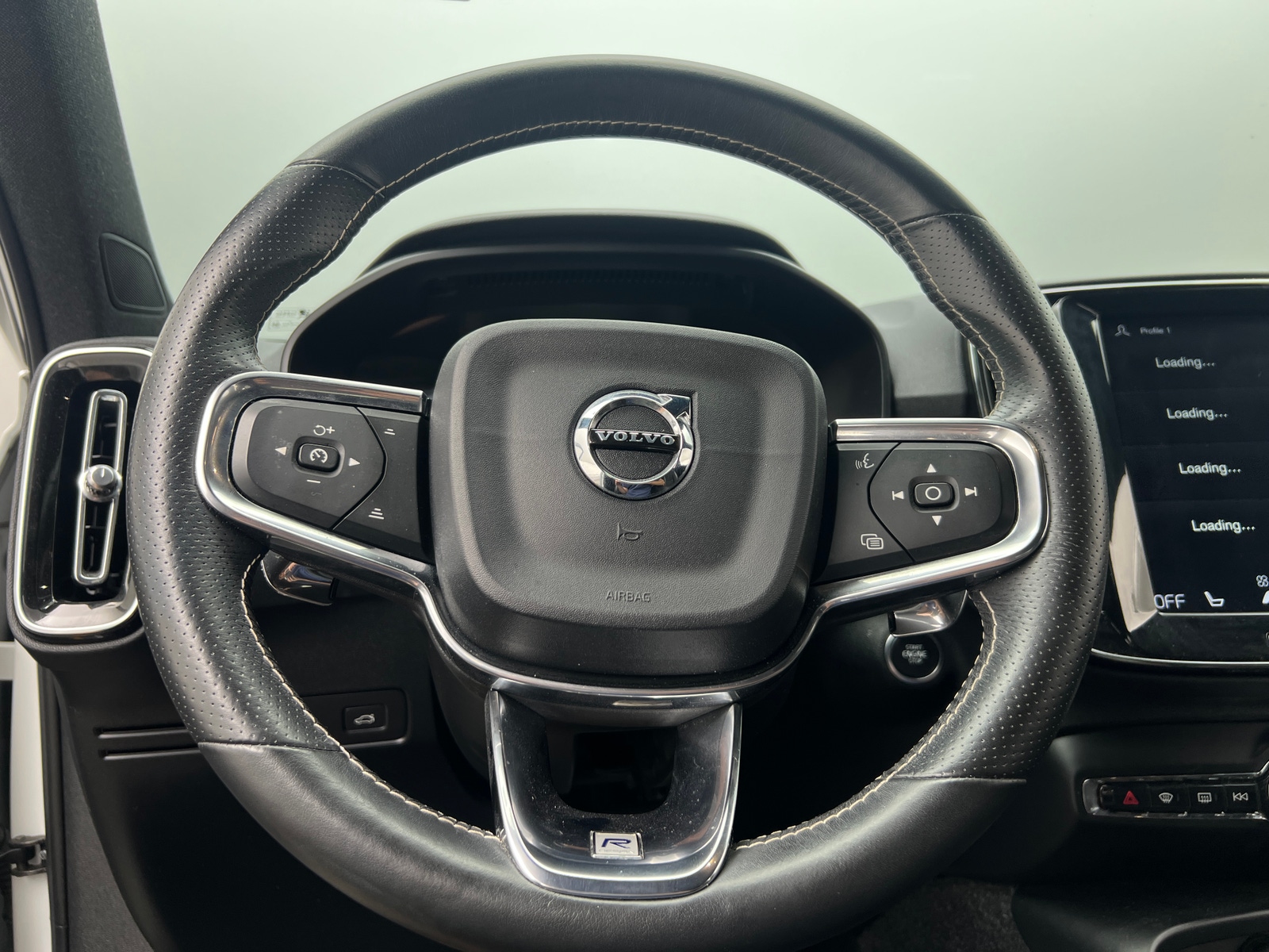 Thumbnail: 2019 Volvo XC40 - 4
