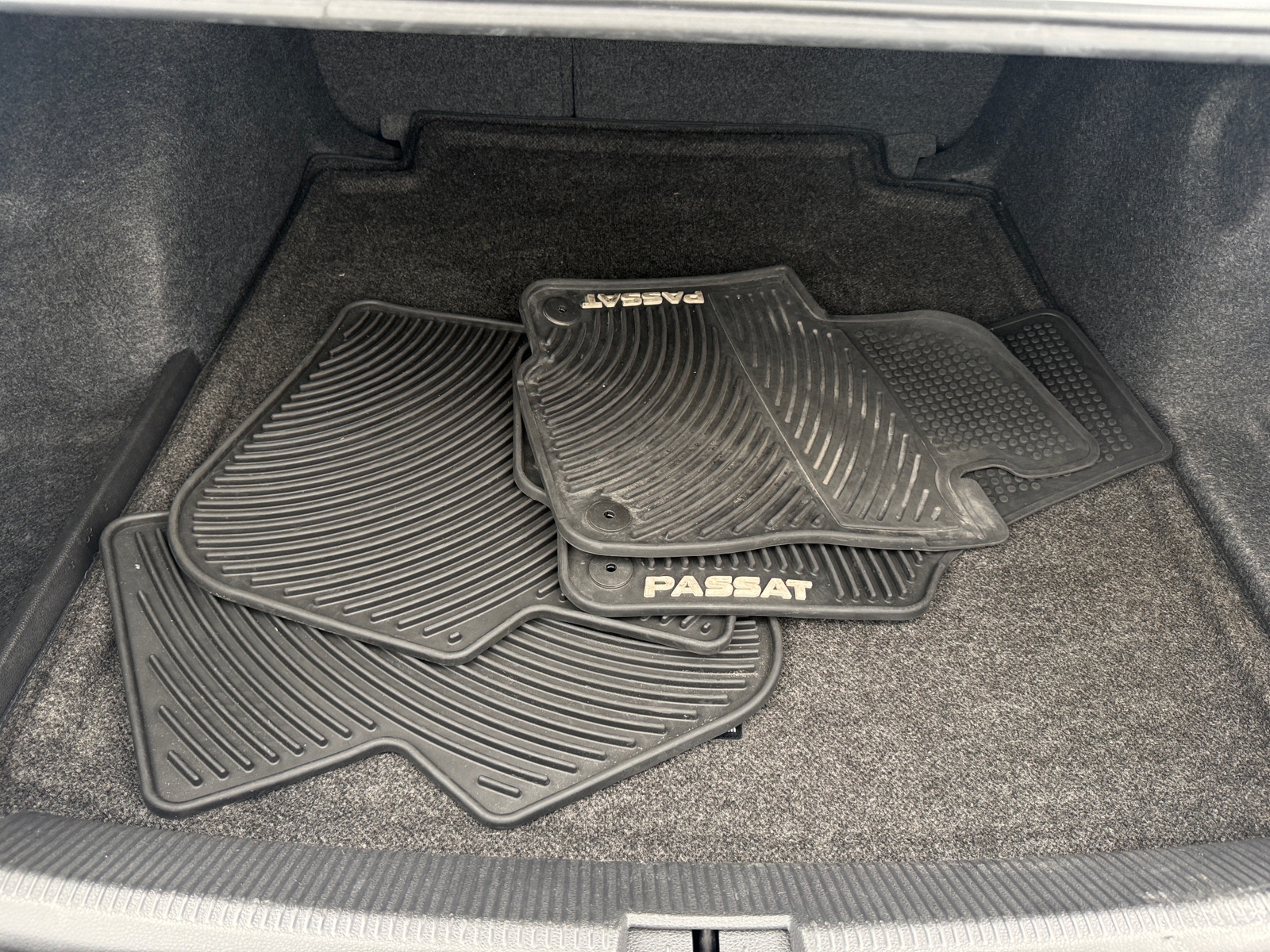 Thumbnail: 2018 Volkswagen Passat - 6
