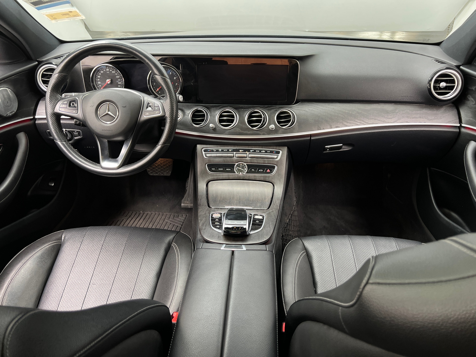 Thumbnail: 2017 Mercedes-Benz E-Class - 2