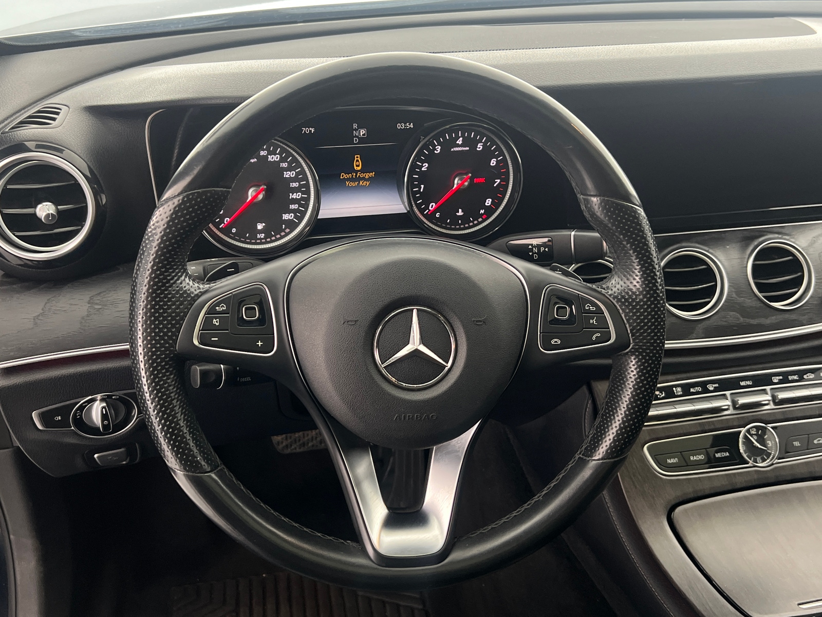 Thumbnail: 2017 Mercedes-Benz E-Class - 4