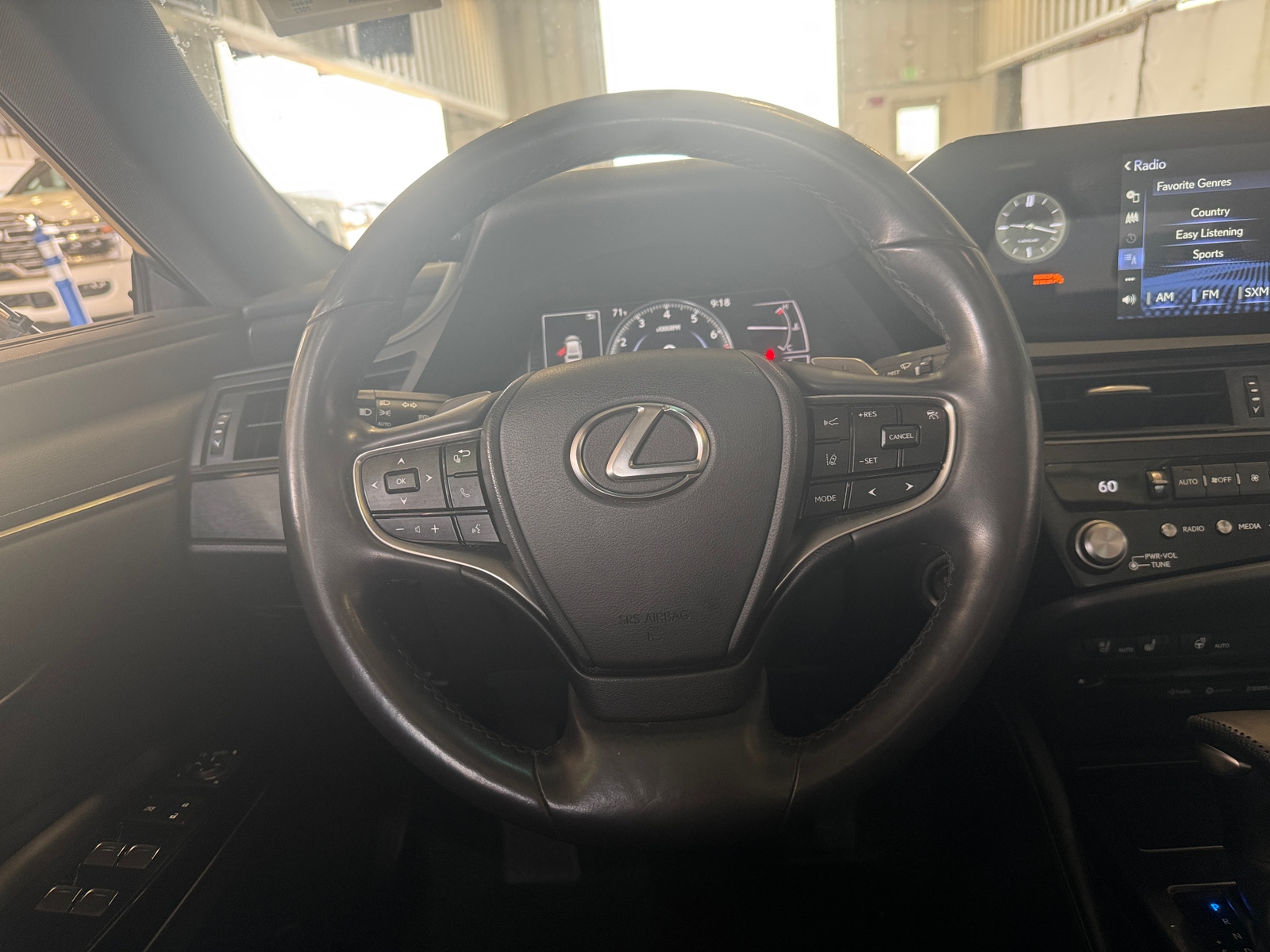 Thumbnail: 2022 Lexus ES - 4