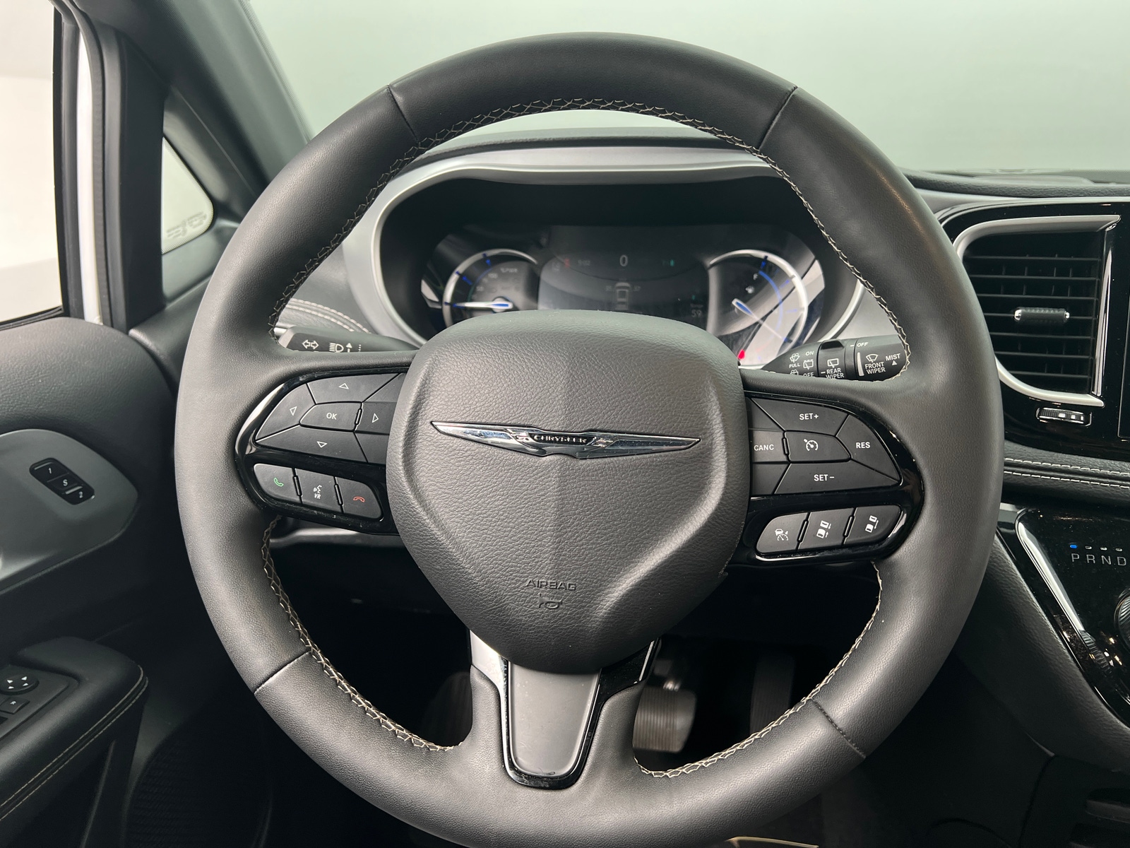 Thumbnail: 2024 Chrysler Pacifica - 4