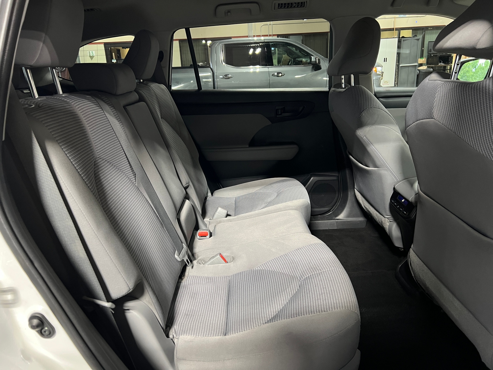 Thumbnail: 2020 Toyota Highlander - 6