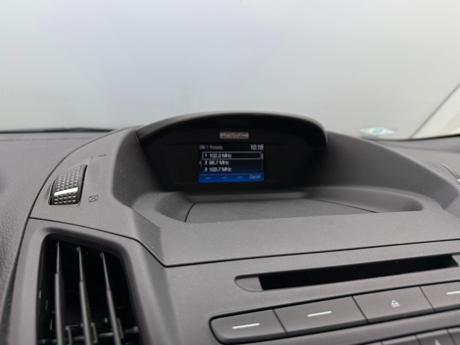 Thumbnail: 2017 Ford Escape - 4