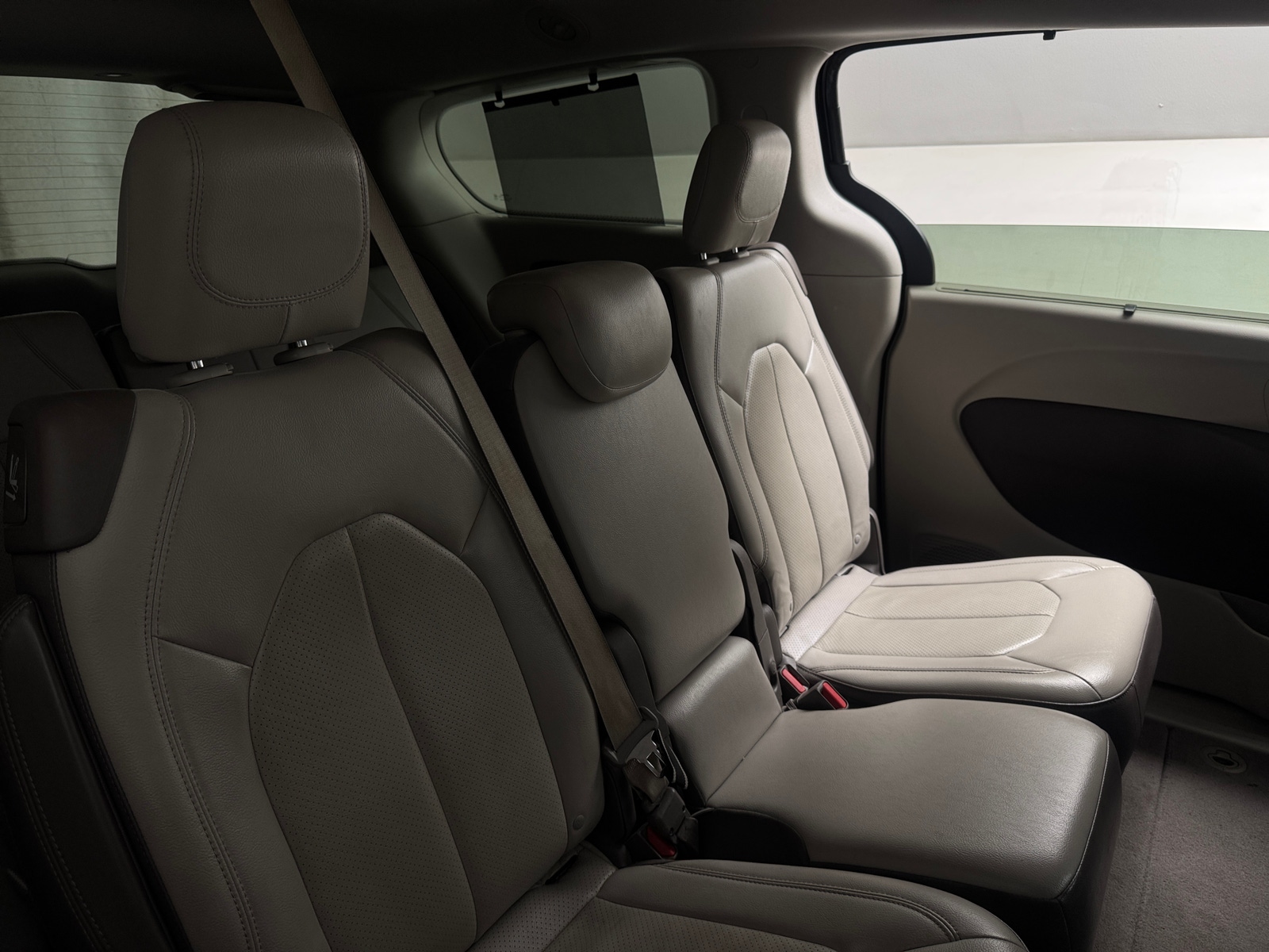 Thumbnail: 2017 Chrysler Pacifica - 5