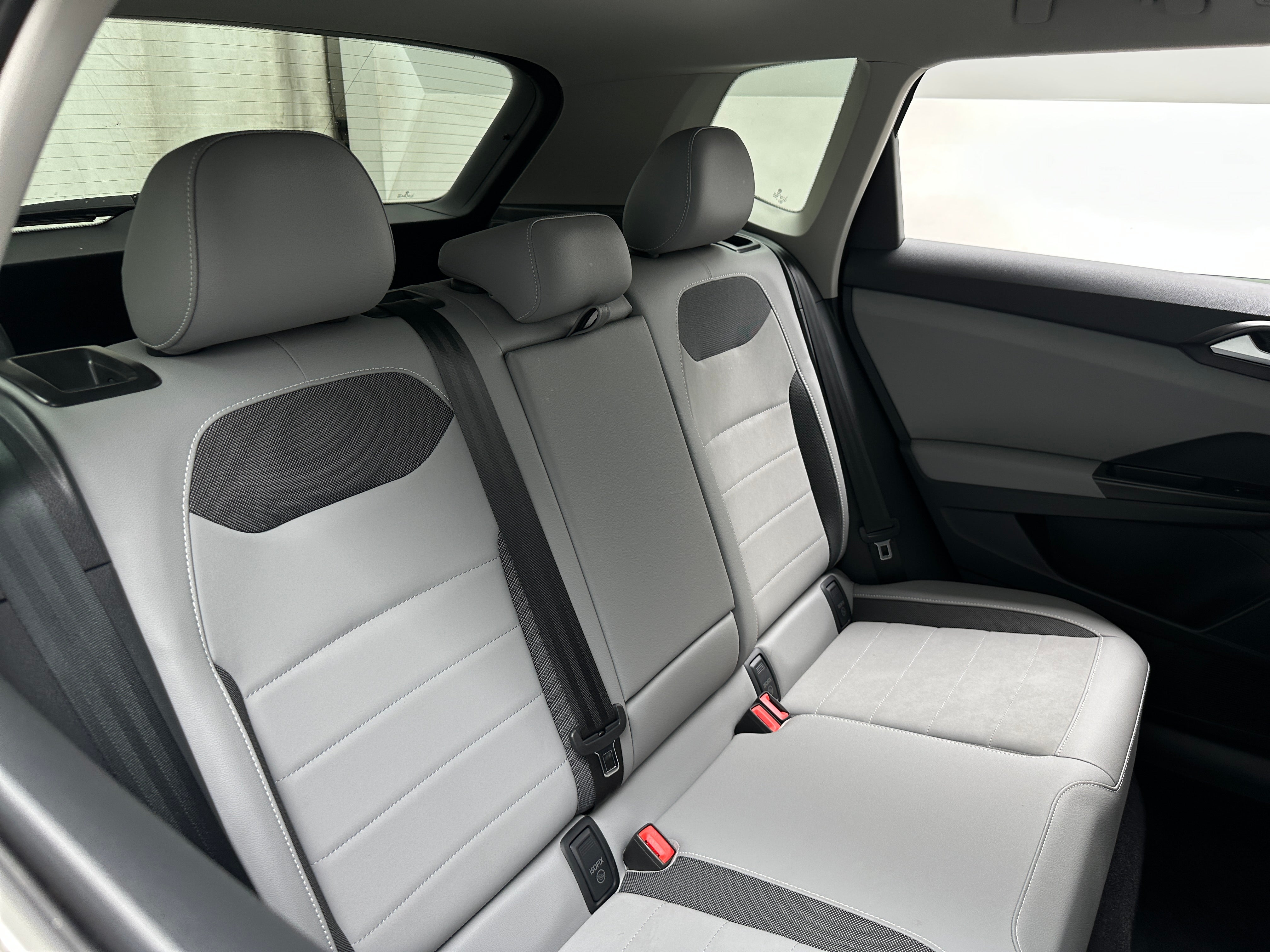 2023 Volkswagen Taos SE - Photo 6