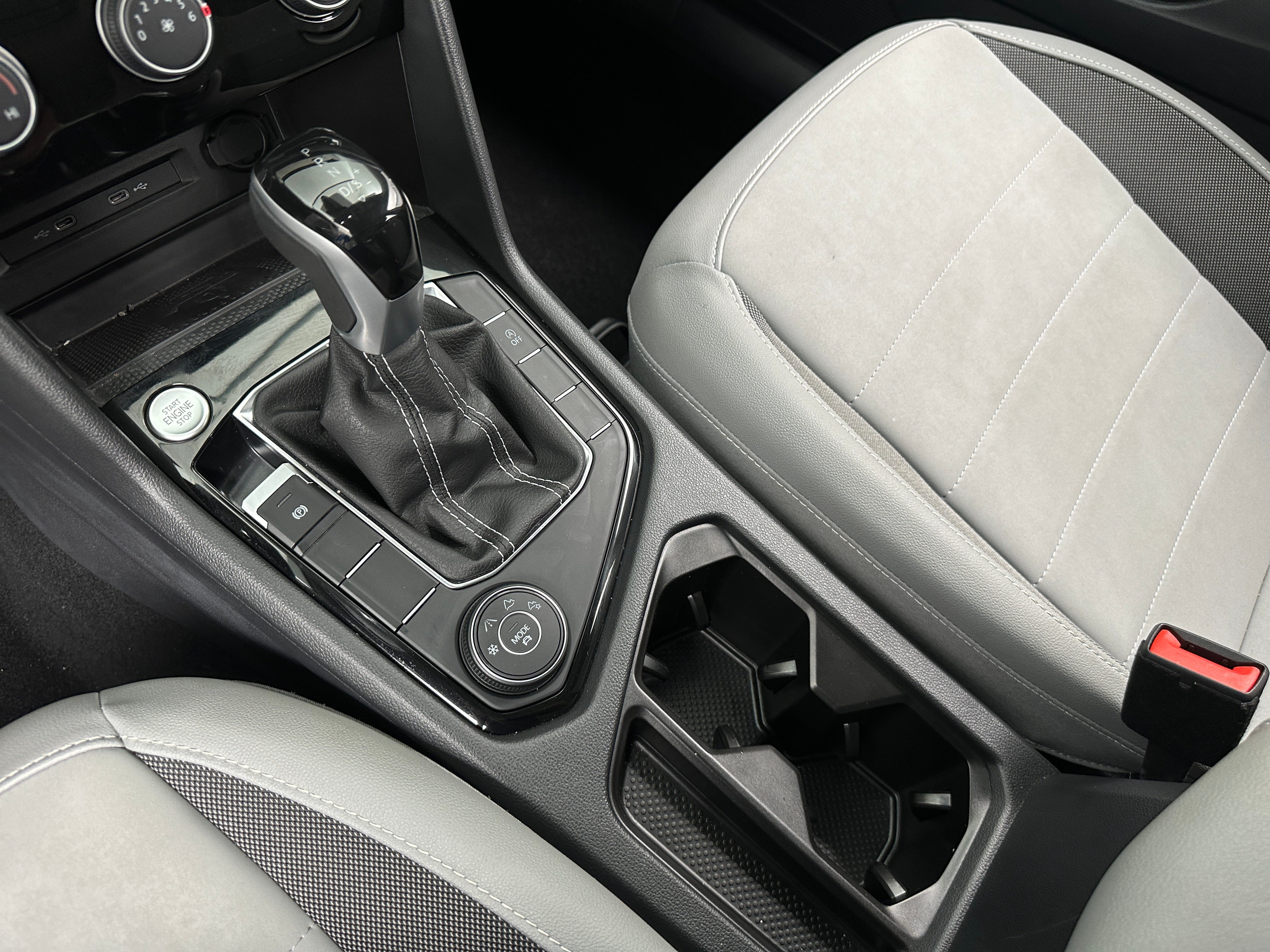 2023 Volkswagen Taos SE - Photo 4