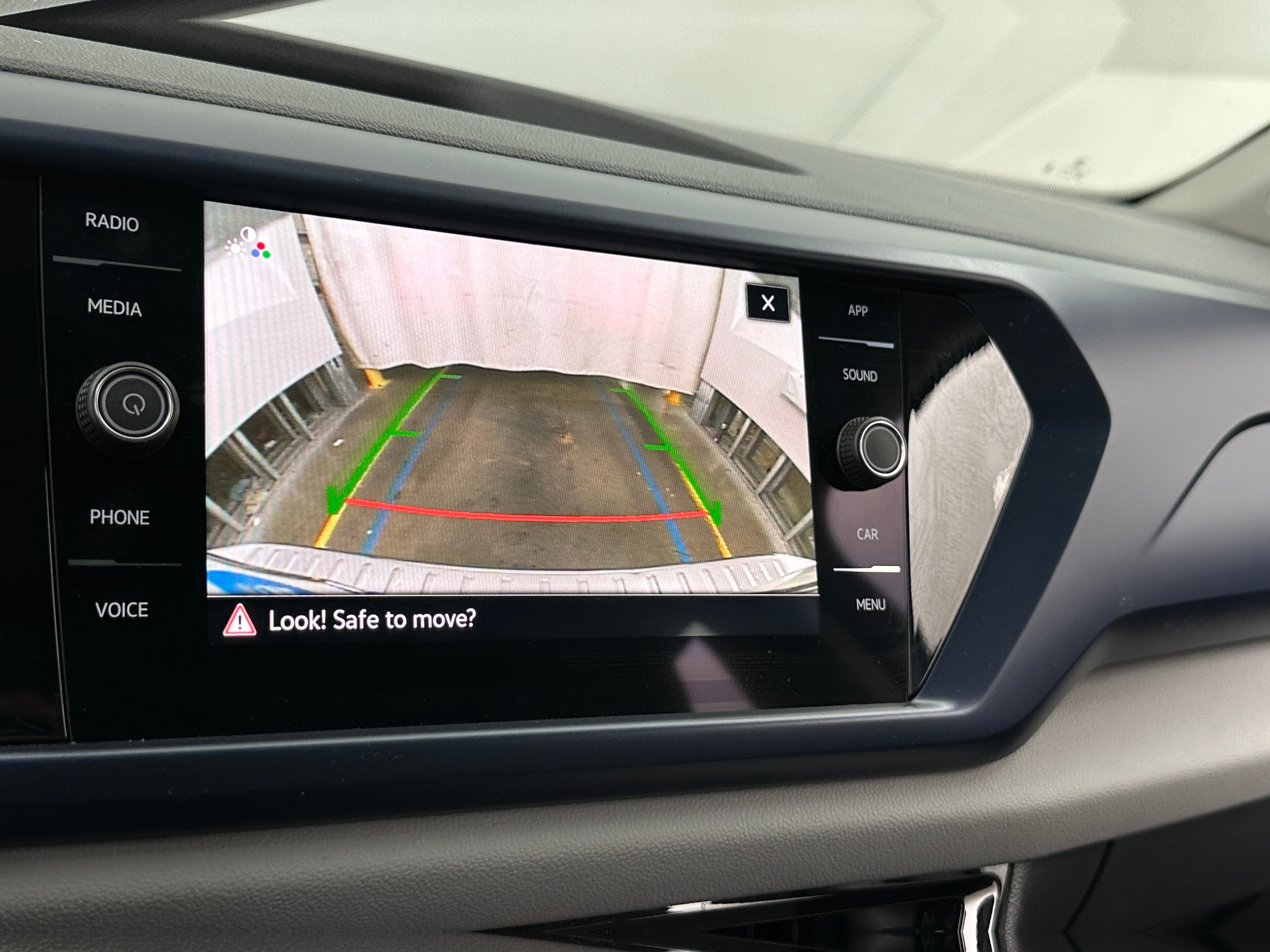 2023 Volkswagen Taos SE - Photo 17