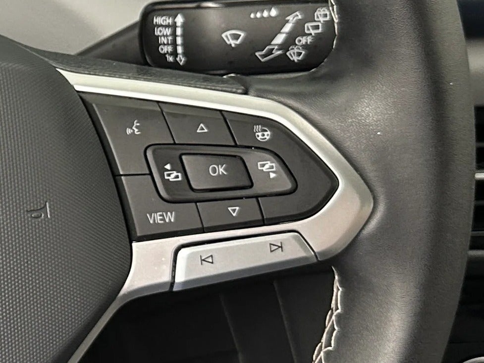 2023 Volkswagen Taos SE - Photo 14
