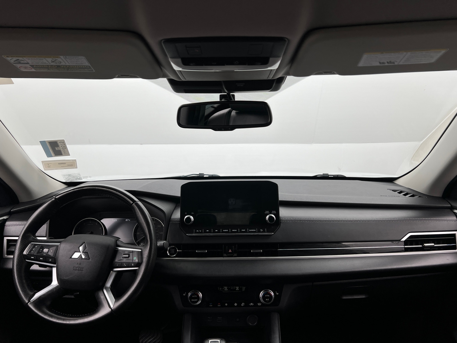Thumbnail: 2022 Mitsubishi Outlander - 2