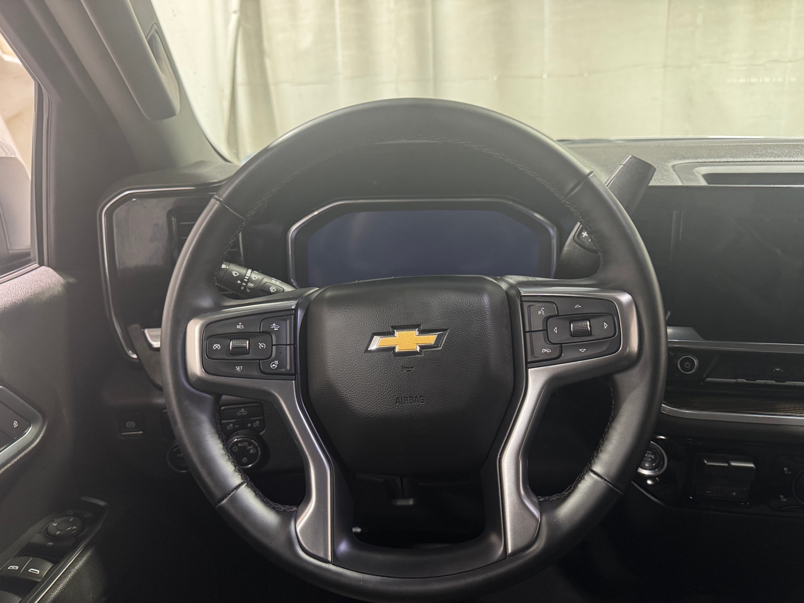 Thumbnail: 2026 Chevrolet Silverado 1500 - 5