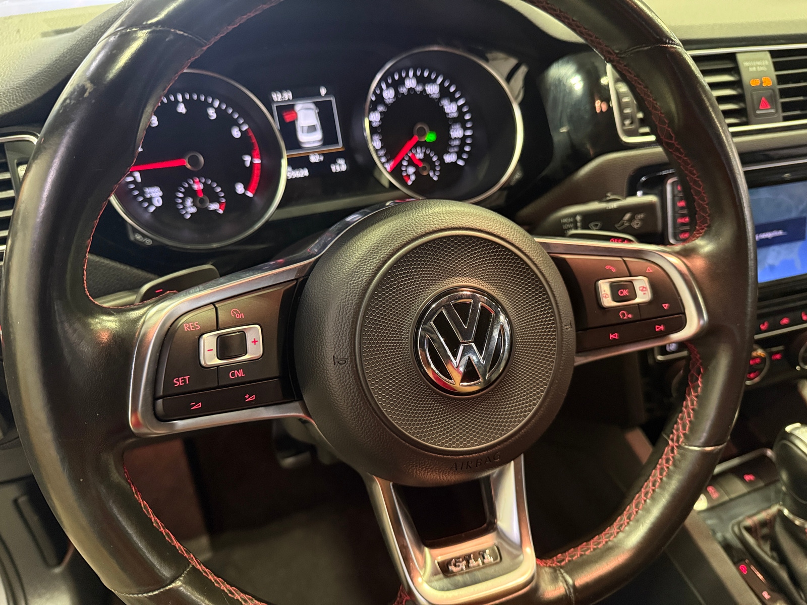 Thumbnail: 2017 Volkswagen Jetta - 4