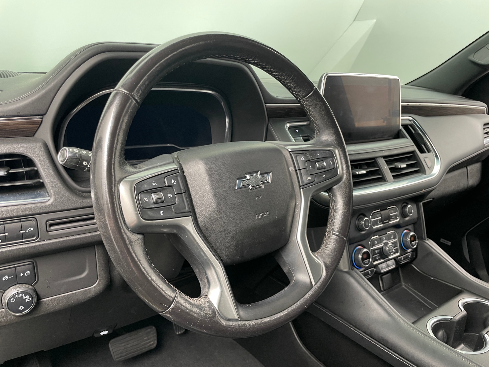 Thumbnail: 2022 Chevrolet Tahoe - 4