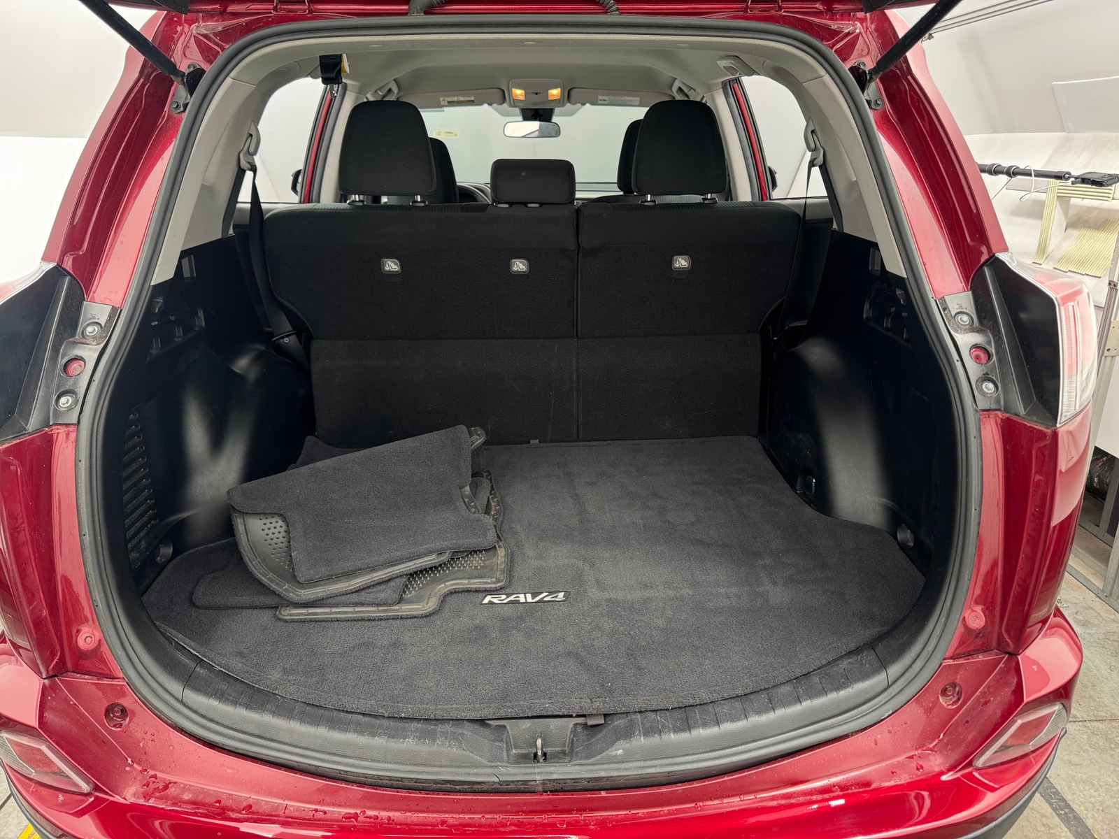 Thumbnail: 2018 Toyota RAV4 - 7
