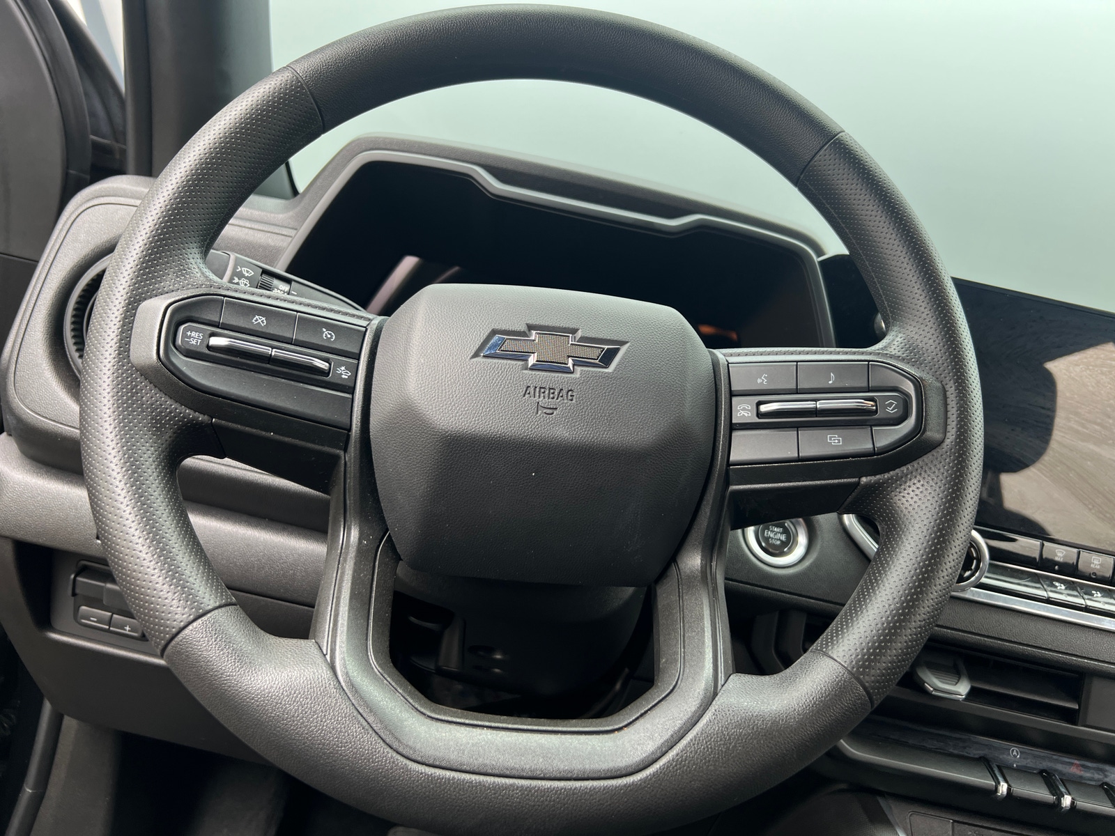 Thumbnail: 2024 Chevrolet Colorado - 5