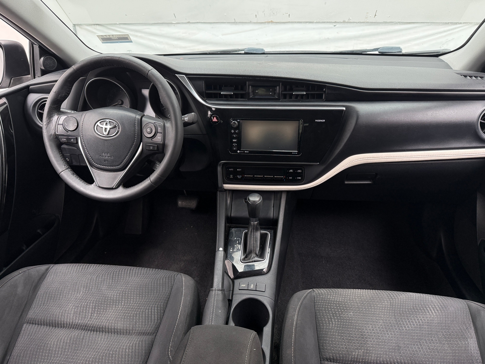 Thumbnail: 2017 Toyota Corolla iM - 3