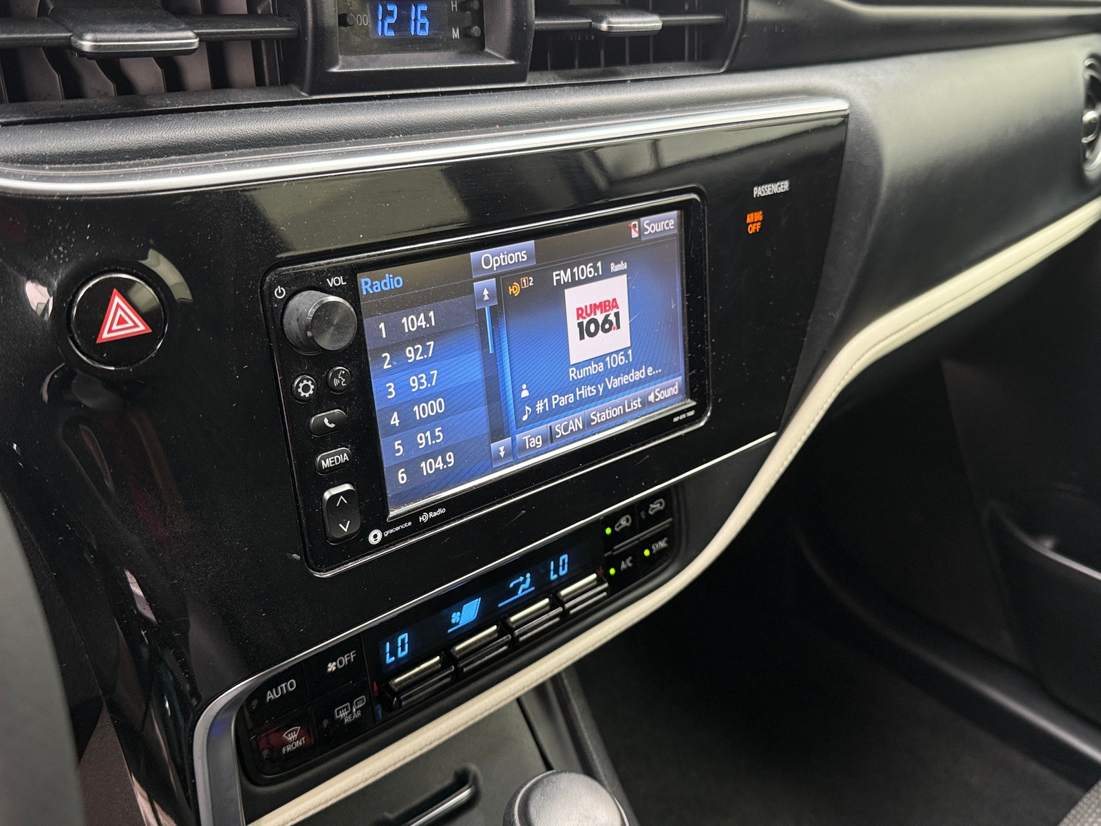 Thumbnail: 2017 Toyota Corolla iM - 4