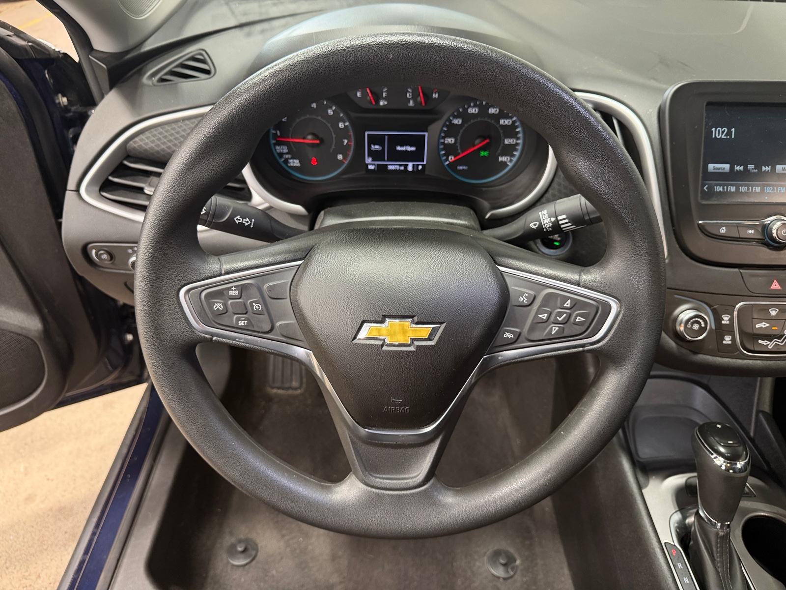 Thumbnail: 2018 Chevrolet Malibu - 5