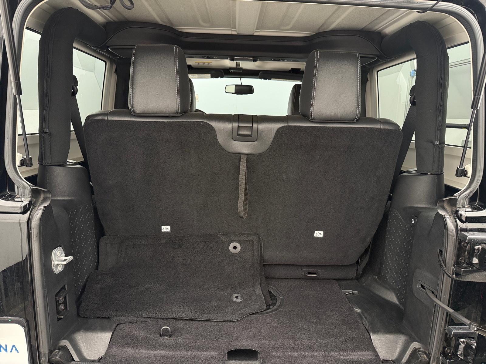 Thumbnail: 2015 Jeep Wrangler - 6