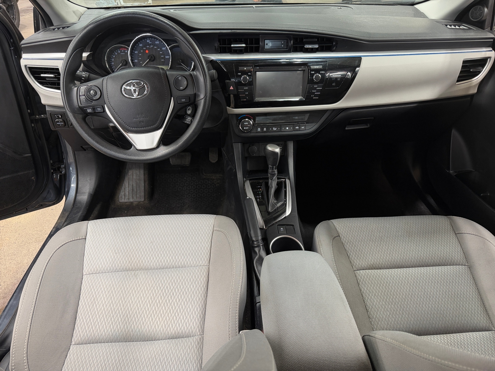 Thumbnail: 2016 Toyota Corolla - 3