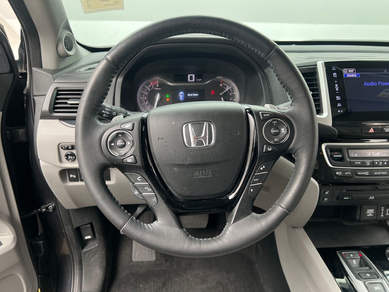 Thumbnail: 2017 Honda Pilot - 4