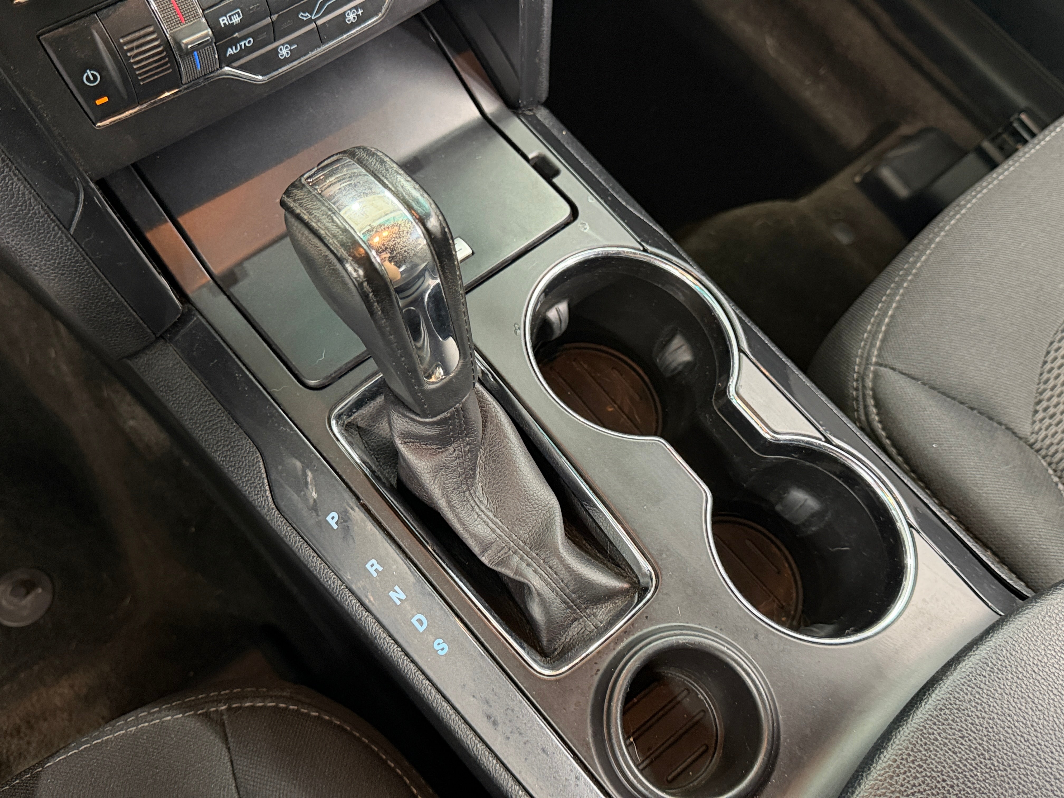 2016 Ford Explorer XLT - Photo 8