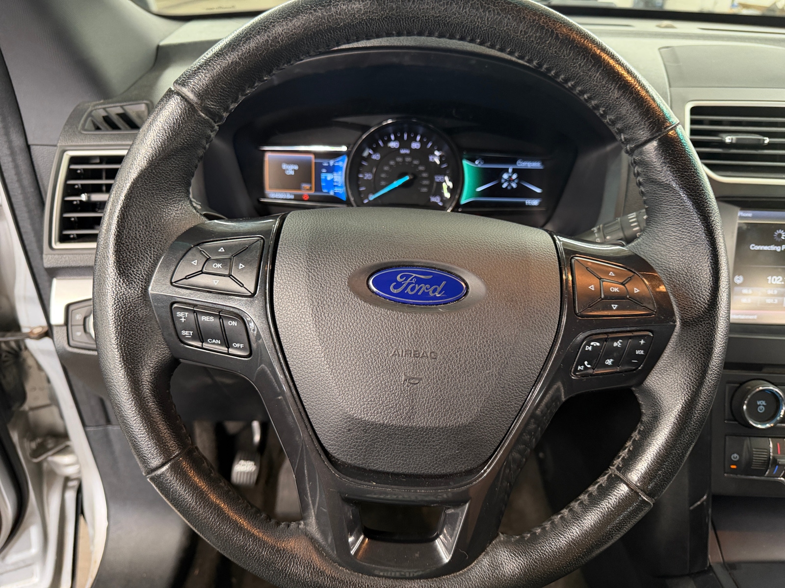 Thumbnail: 2016 Ford Explorer - 5