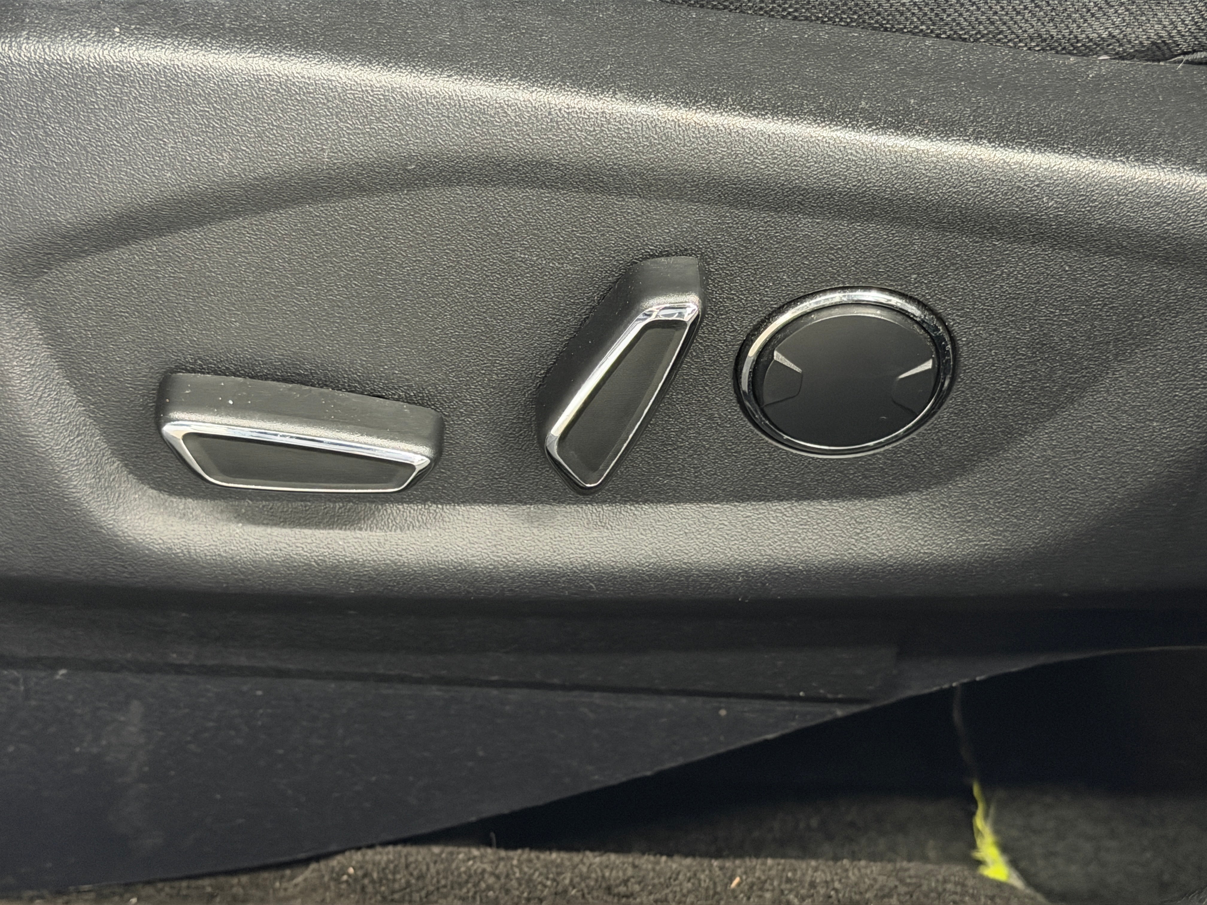2016 Ford Explorer XLT - Photo 11