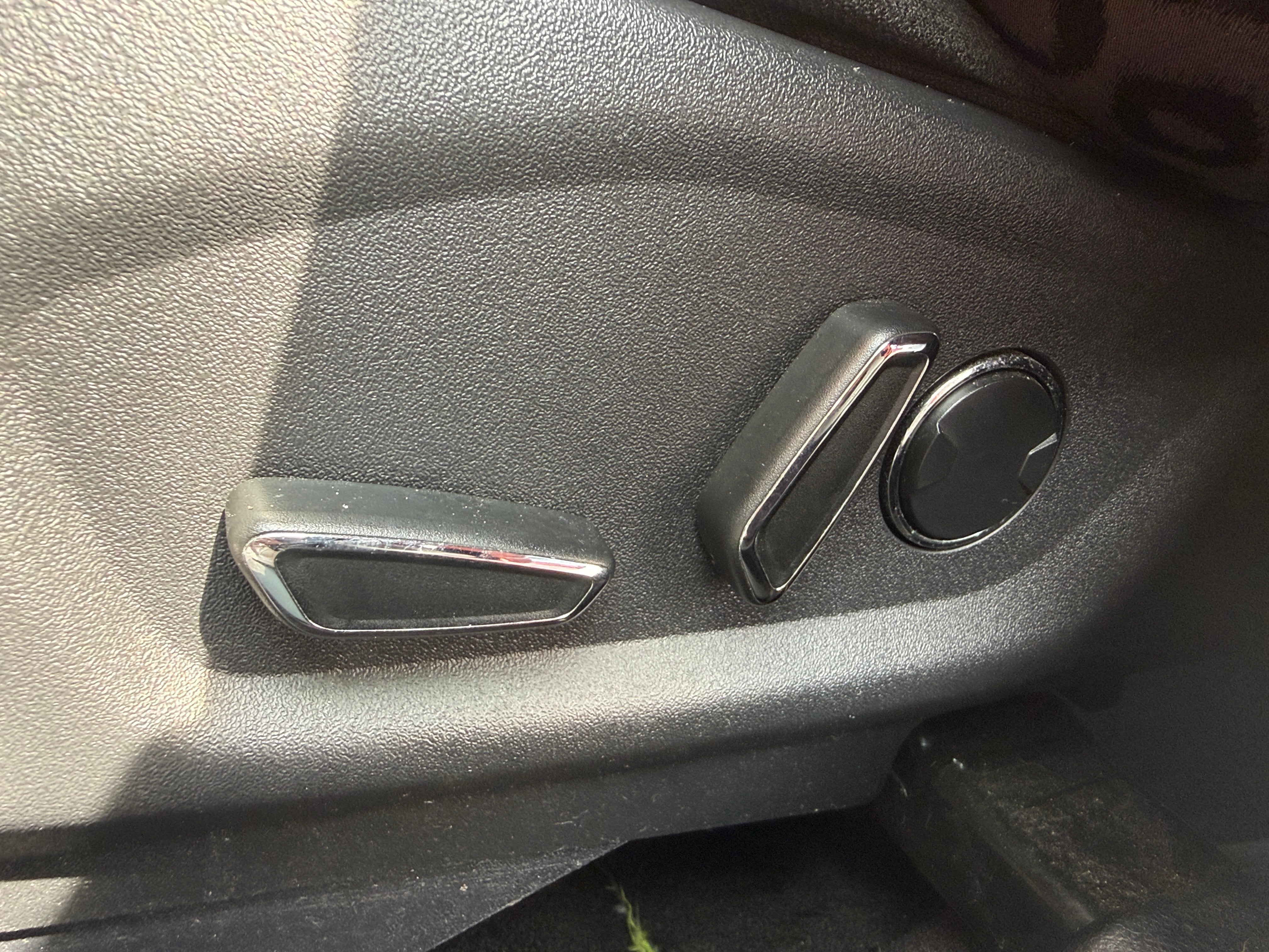 2016 Ford Explorer XLT - Photo 18