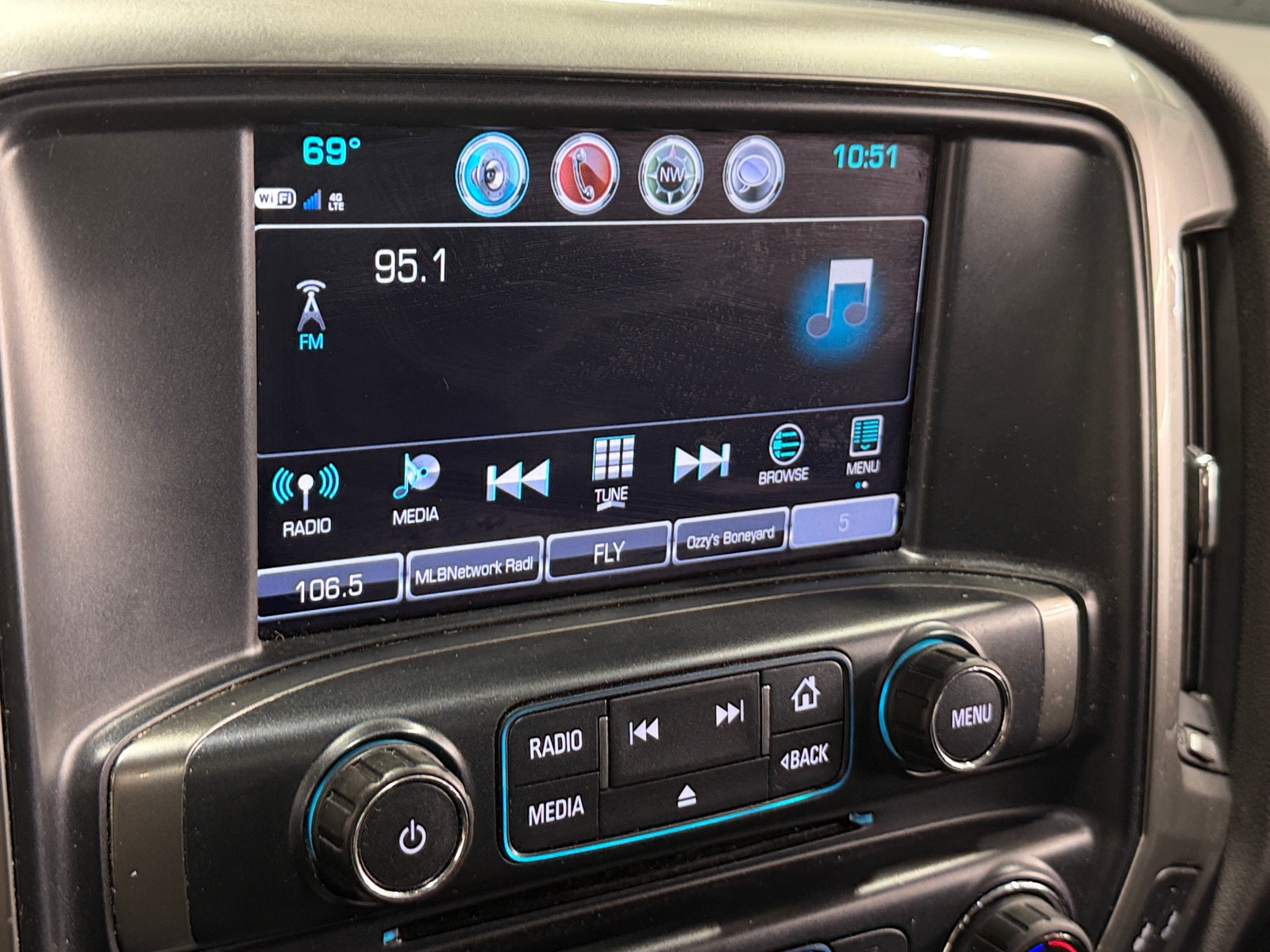 Thumbnail: 2018 Chevrolet Silverado 1500 - 4