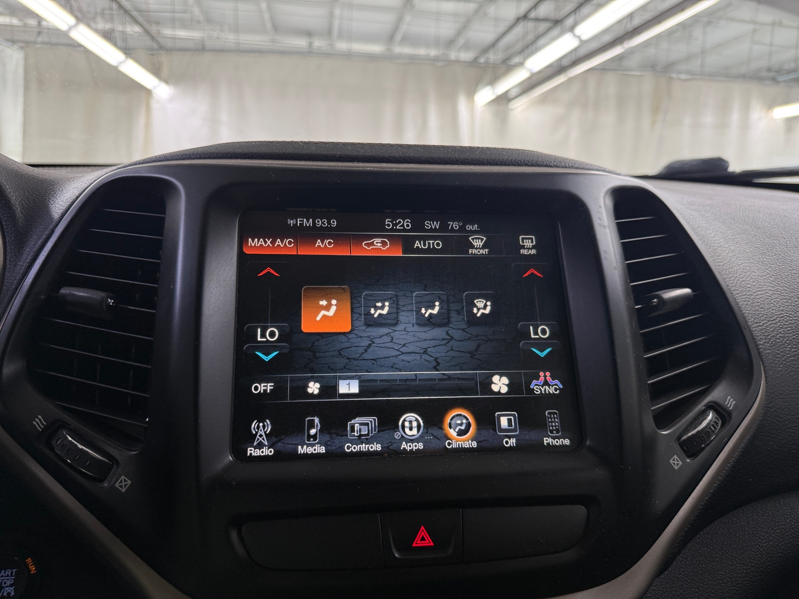 Thumbnail: 2016 Jeep Cherokee - 4