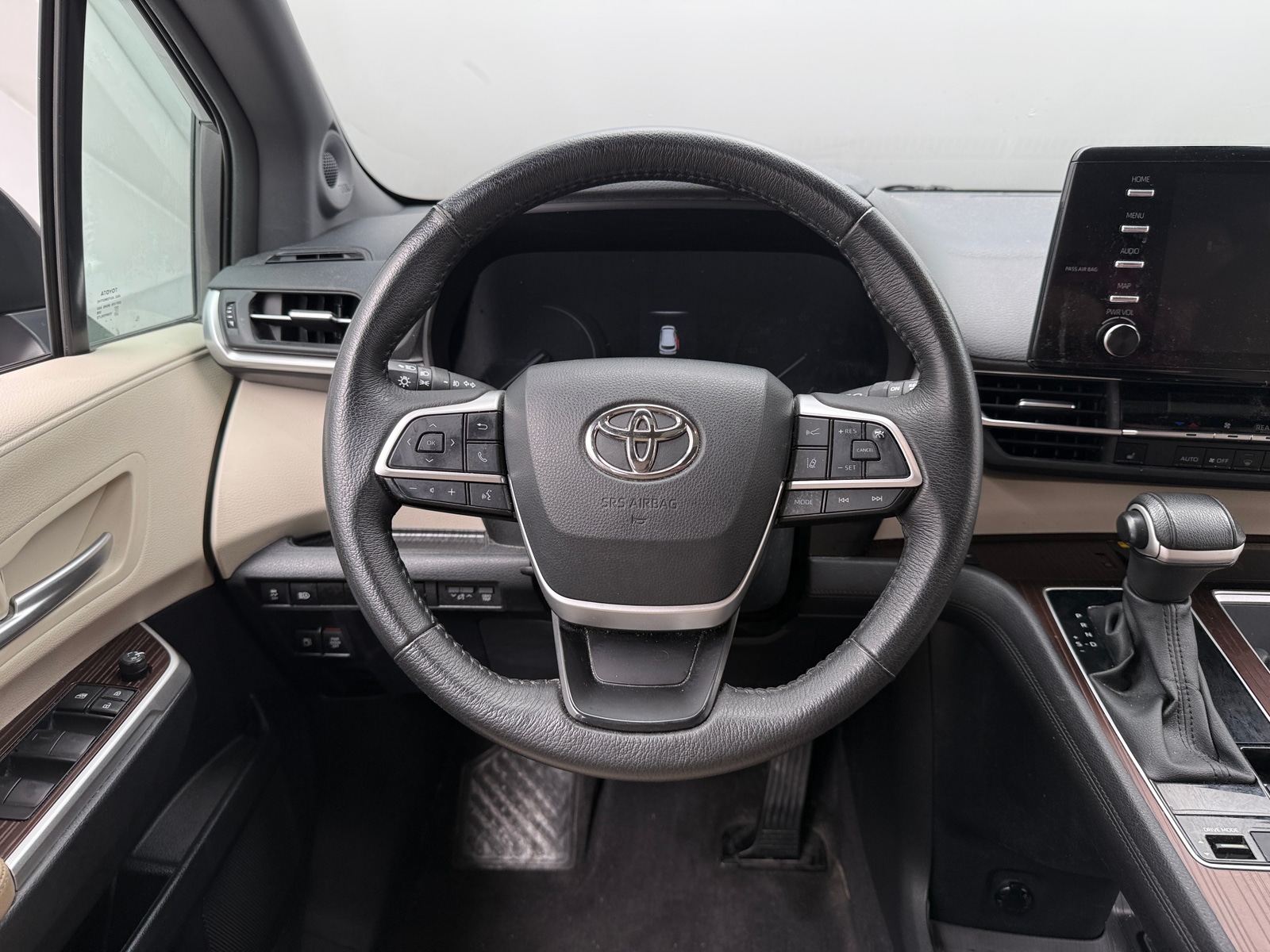 Thumbnail: 2023 Toyota Sienna - 4