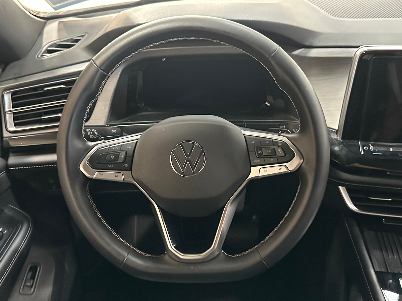 Thumbnail: 2026 Volkswagen Atlas - 4