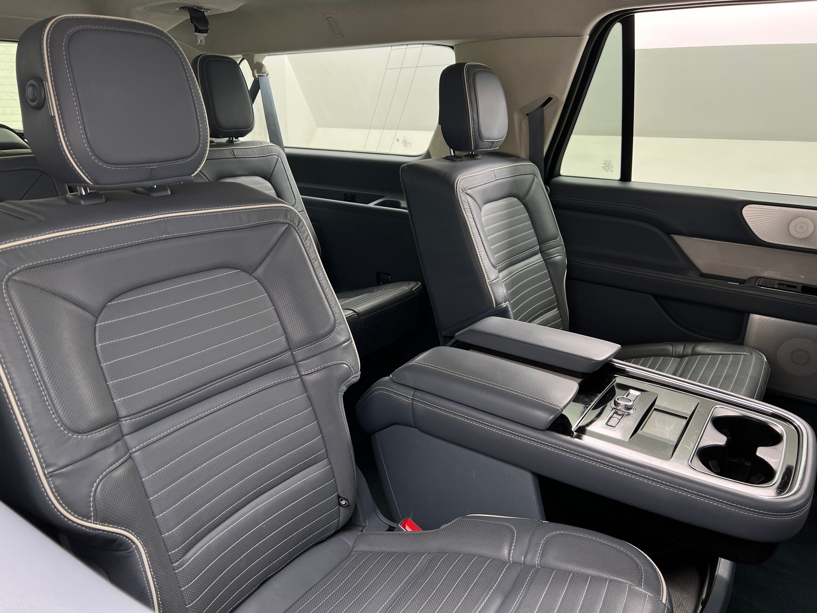 Thumbnail: 2020 Lincoln Navigator L - 5