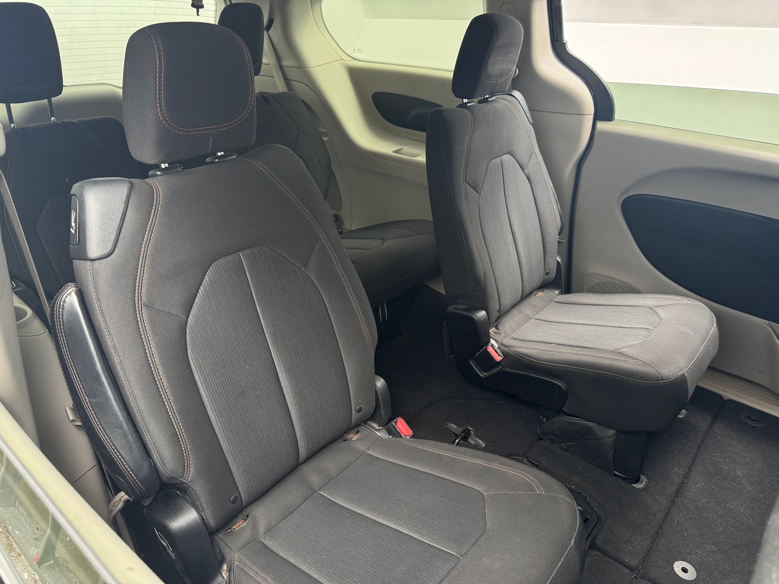 Thumbnail: 2017 Chrysler Pacifica - 6