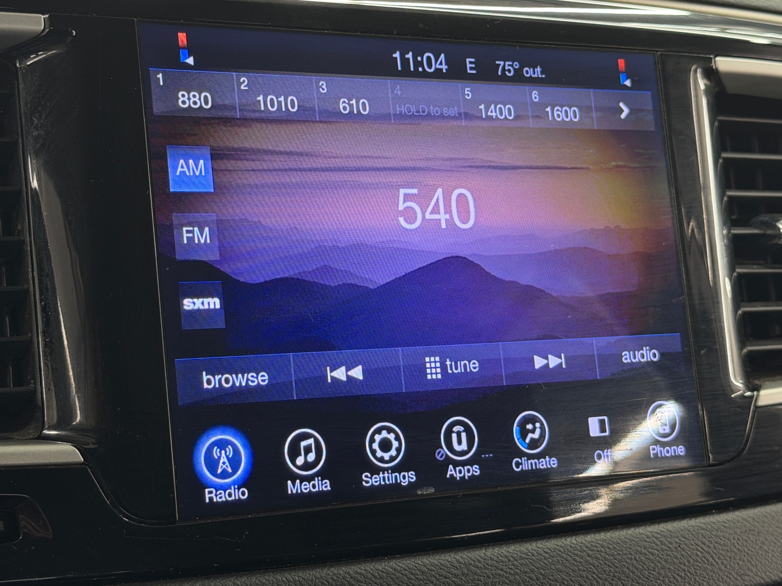 Thumbnail: 2017 Chrysler Pacifica - 4
