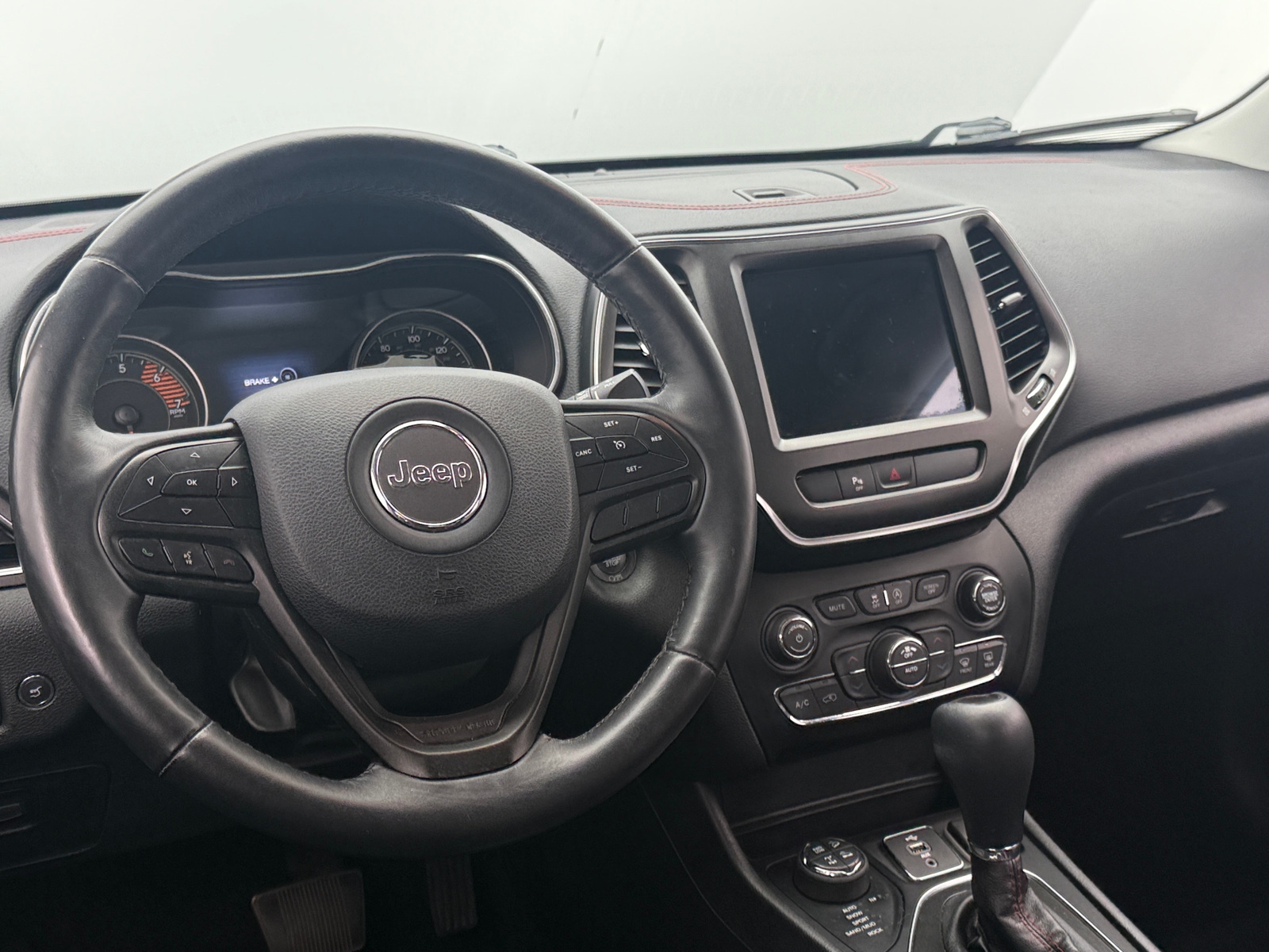 Thumbnail: 2019 Jeep Cherokee - 5
