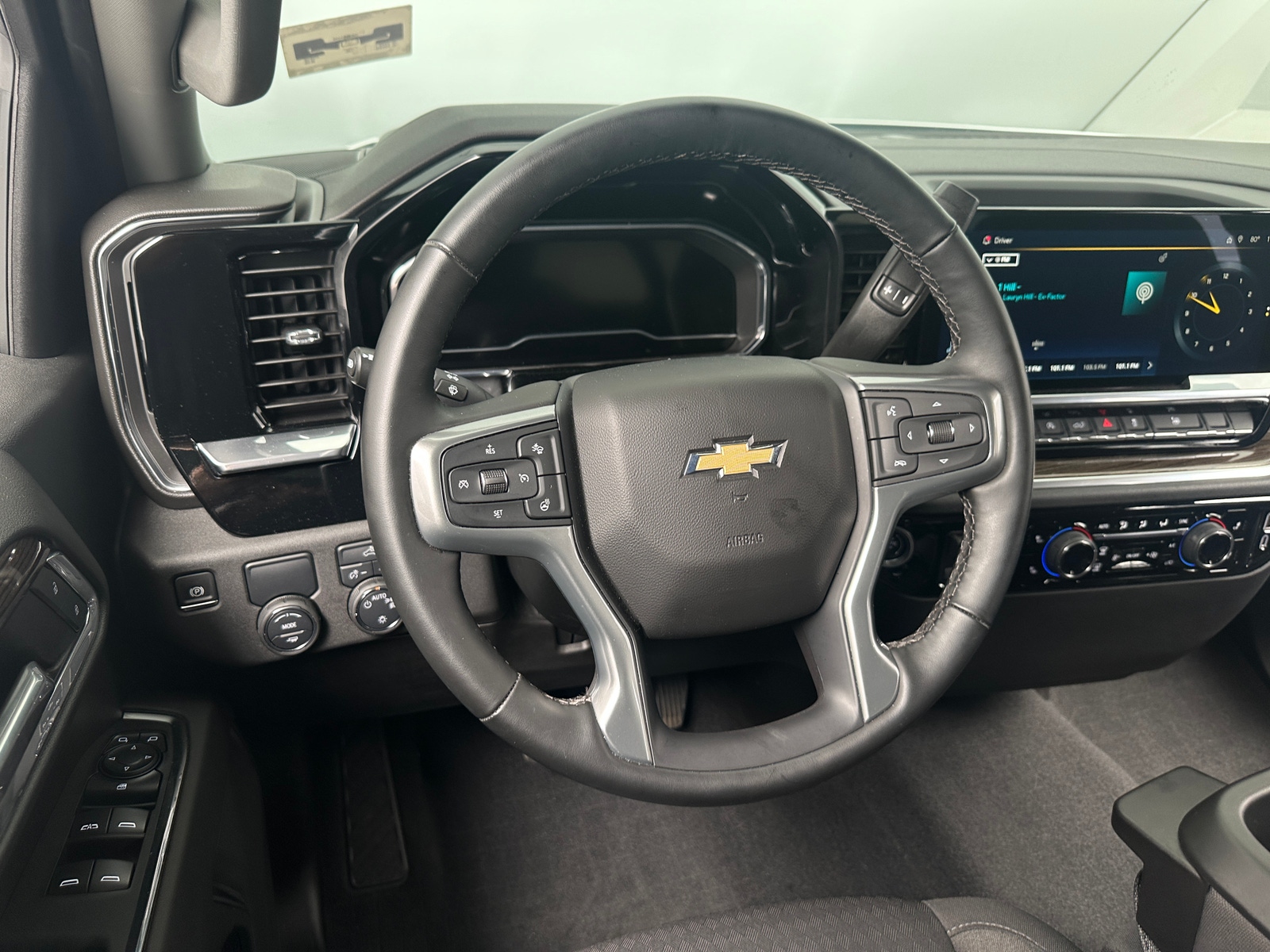 Thumbnail: 2025 Chevrolet Silverado 1500 - 5