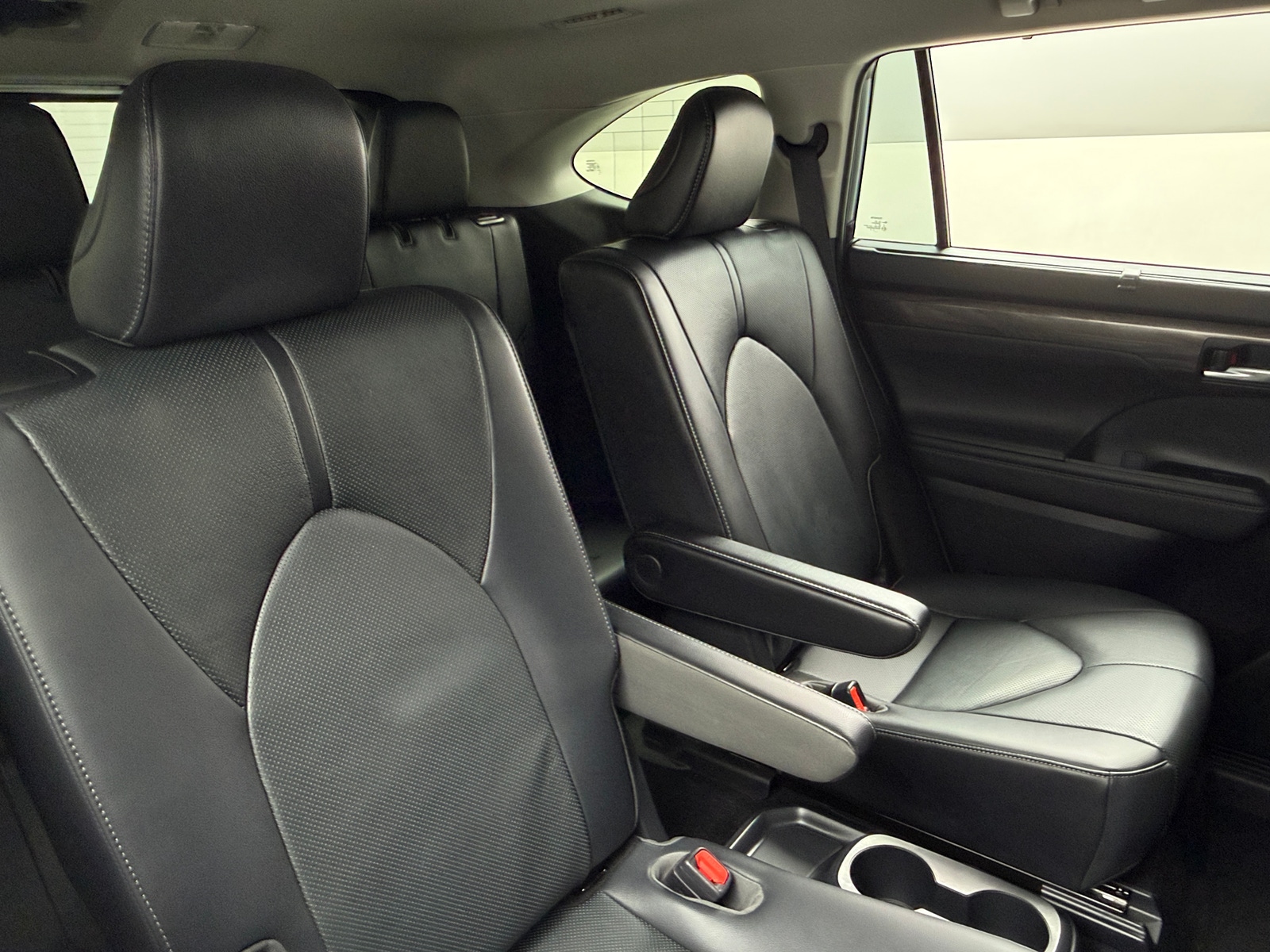 Thumbnail: 2020 Toyota Highlander - 5